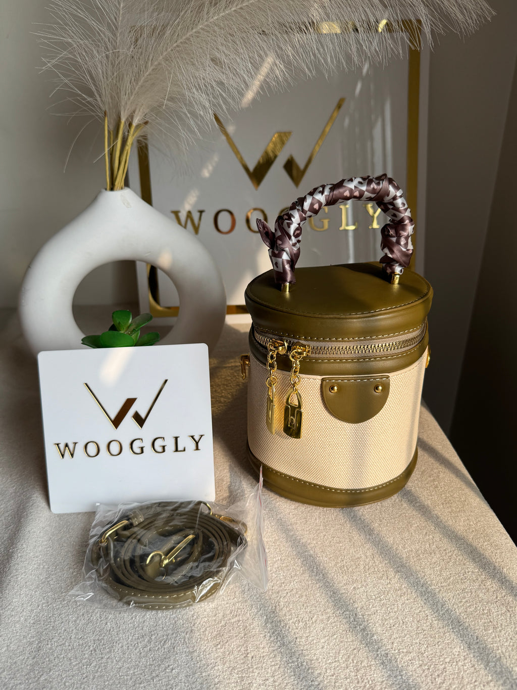 Cutest Crossbody Bag / Makeup Box Cream & Olive