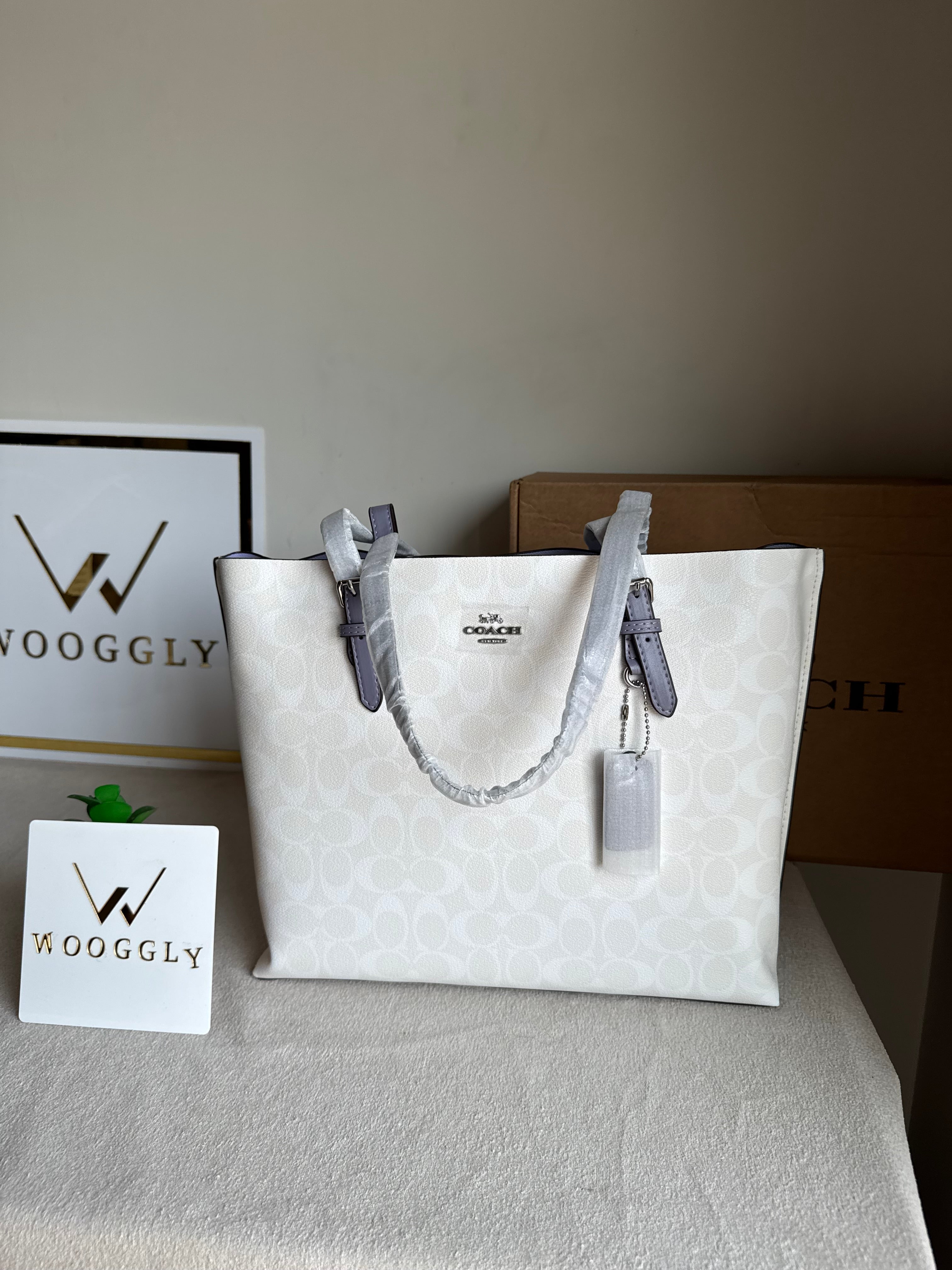 EXTREMELY PREMIUM COACH Mollie Tote Bag - Signature White & Lilac (BOX PACKING)