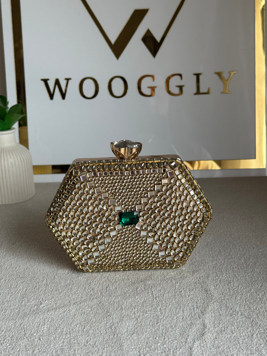 Gulnaar Kundan Clutch - Green Stone