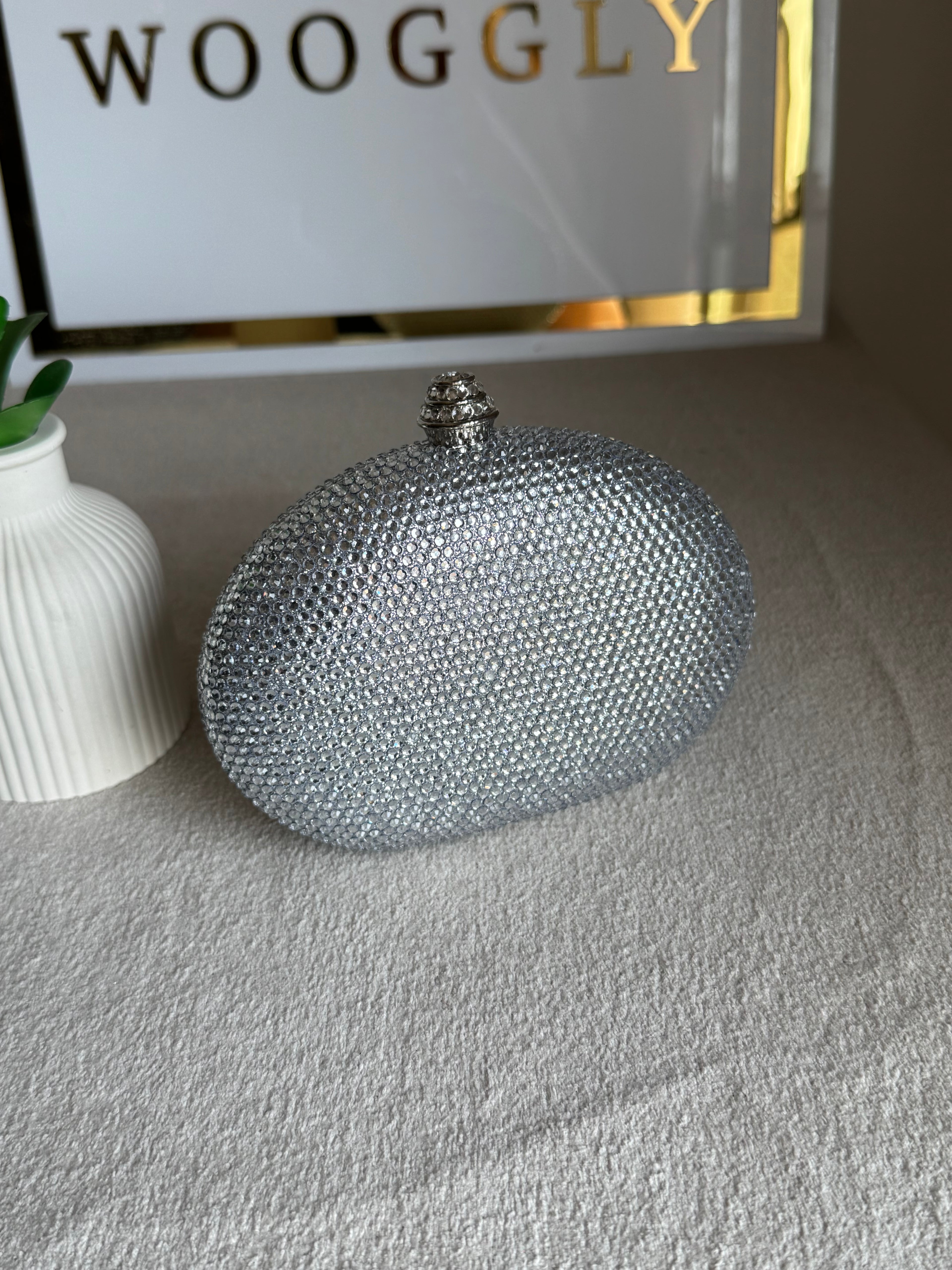 High Quality Luxe Statement Clutch - Silver