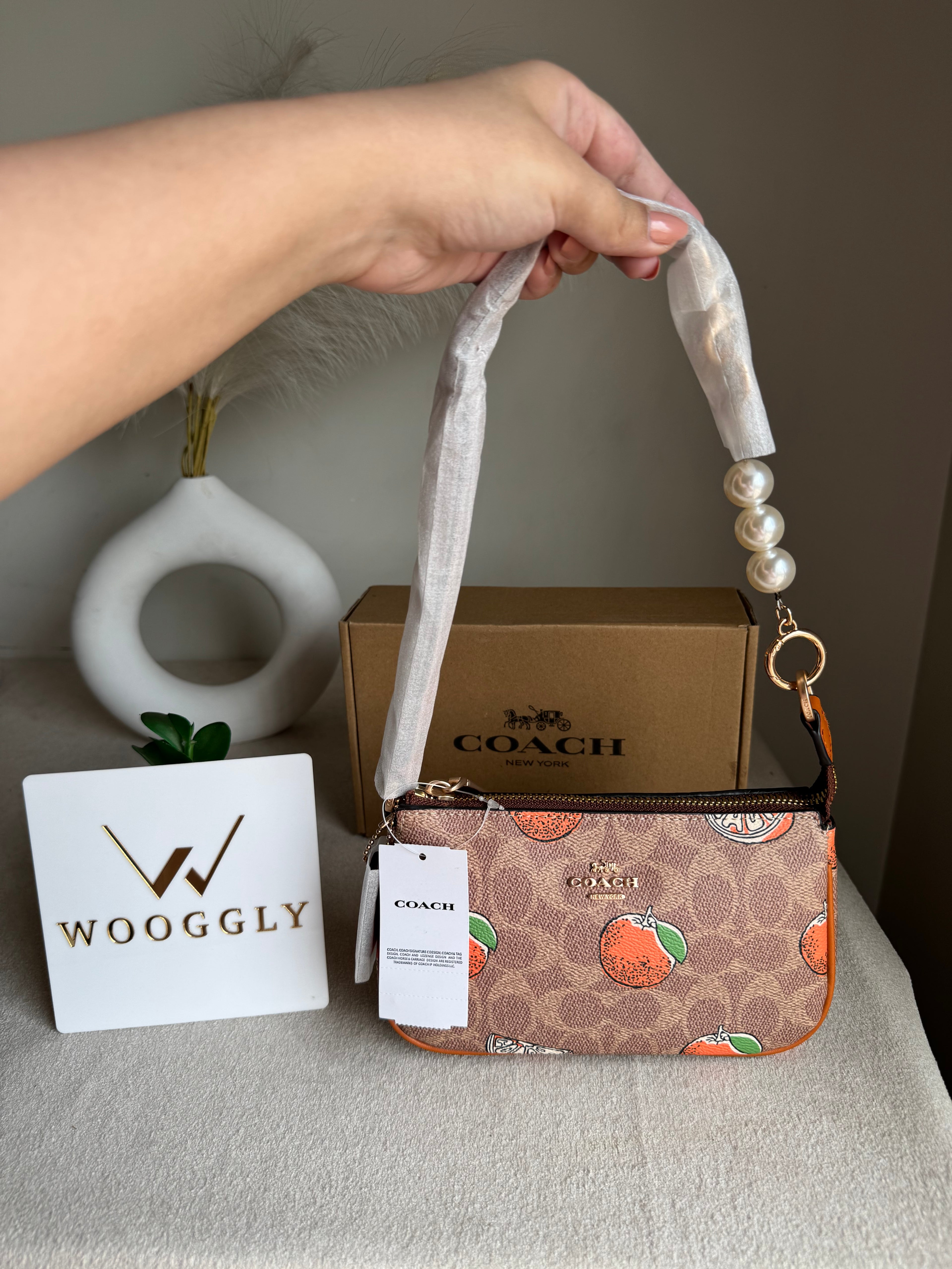 Nolita 19 Signature Canvas with Cute Oranges - BOX PACKING