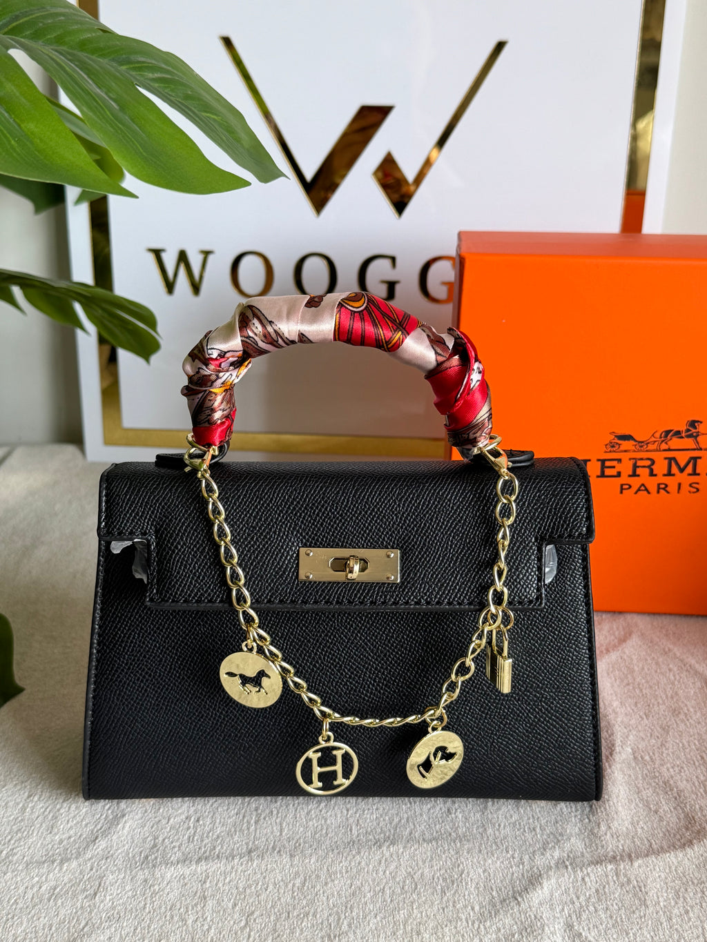 Hermes Kelly BOX PACKING with Chain and Silk Scarf (Black)