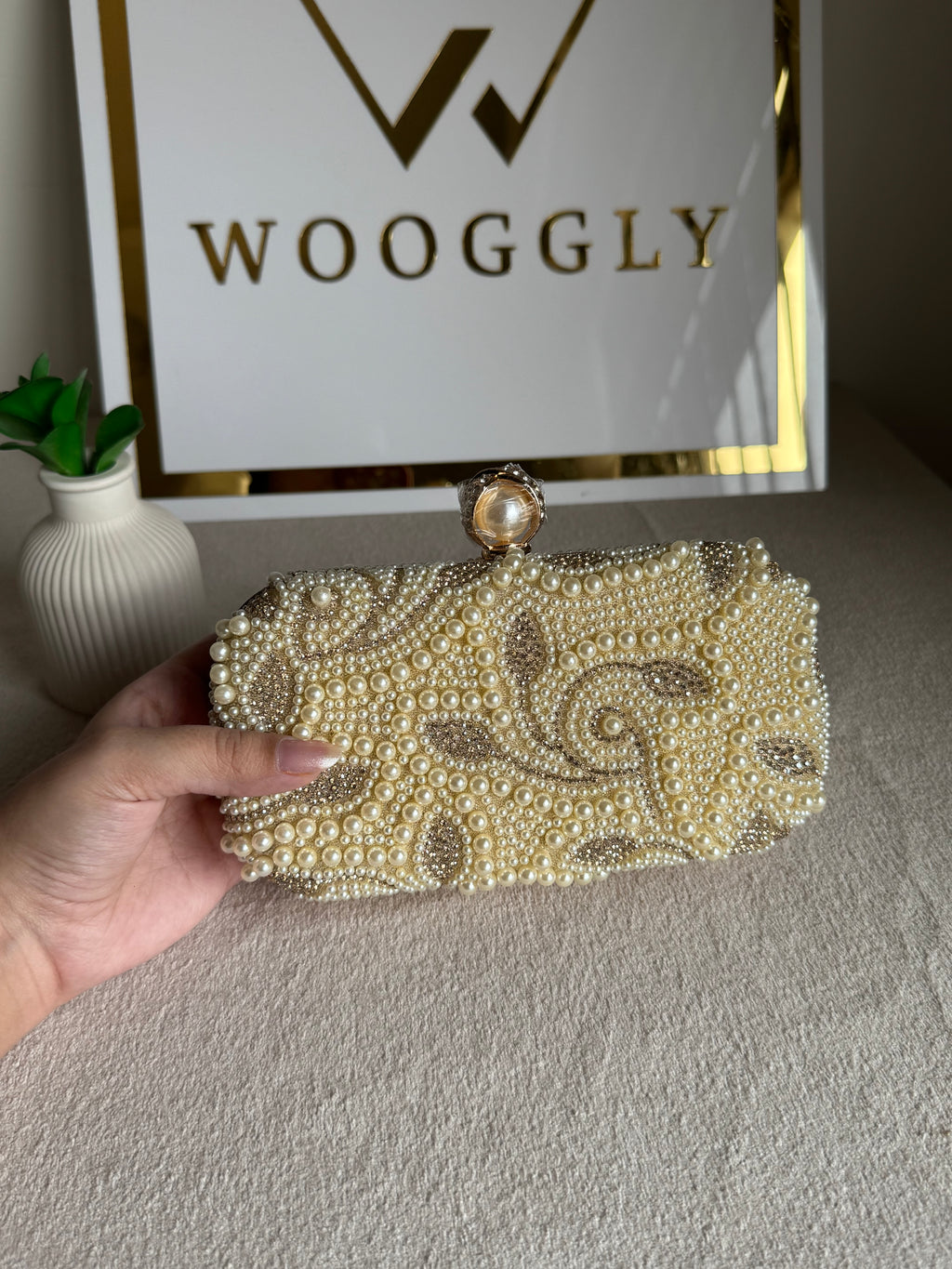Zarmina Pearl Clutch