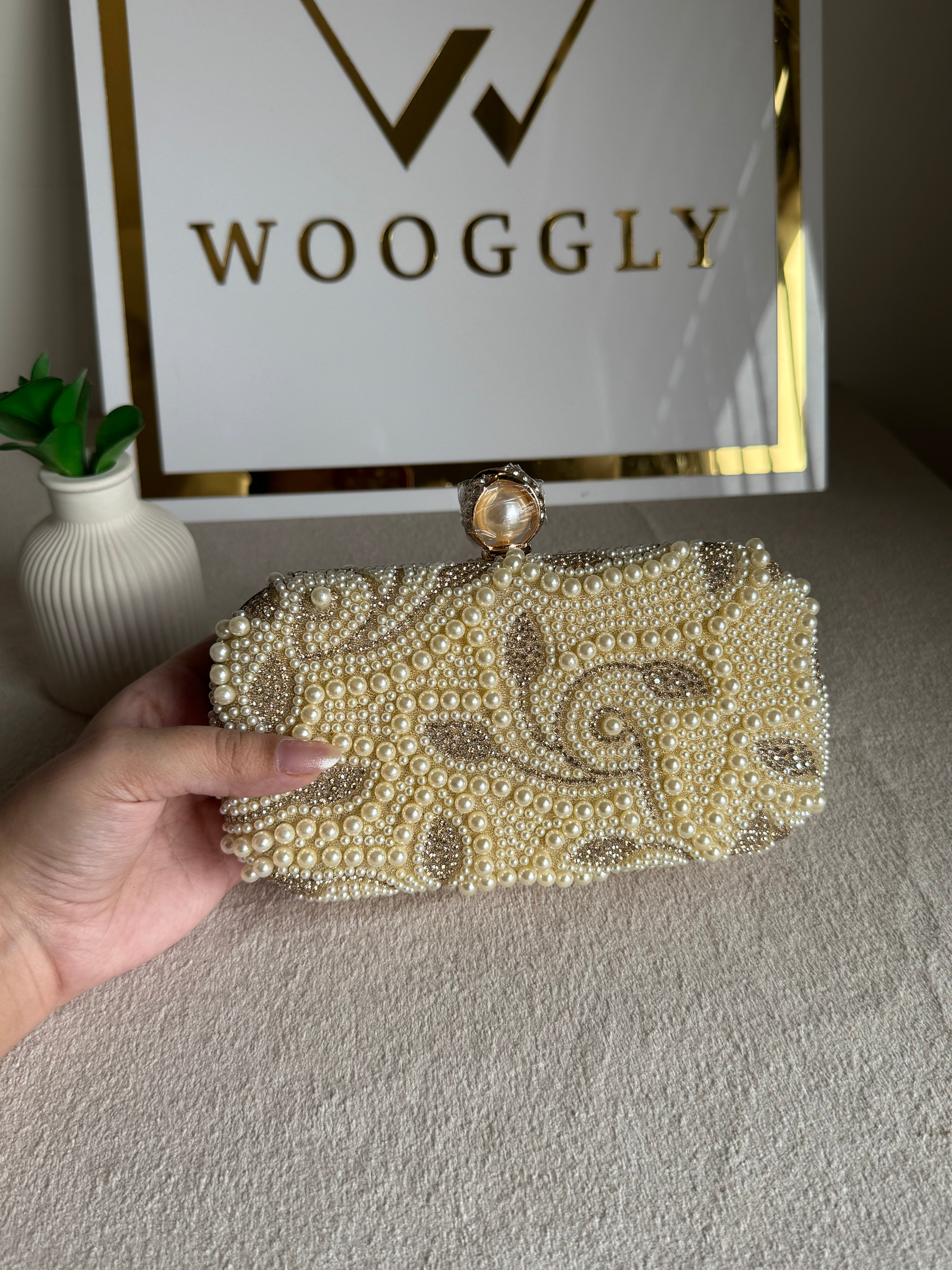 Zarmina Pearl Clutch