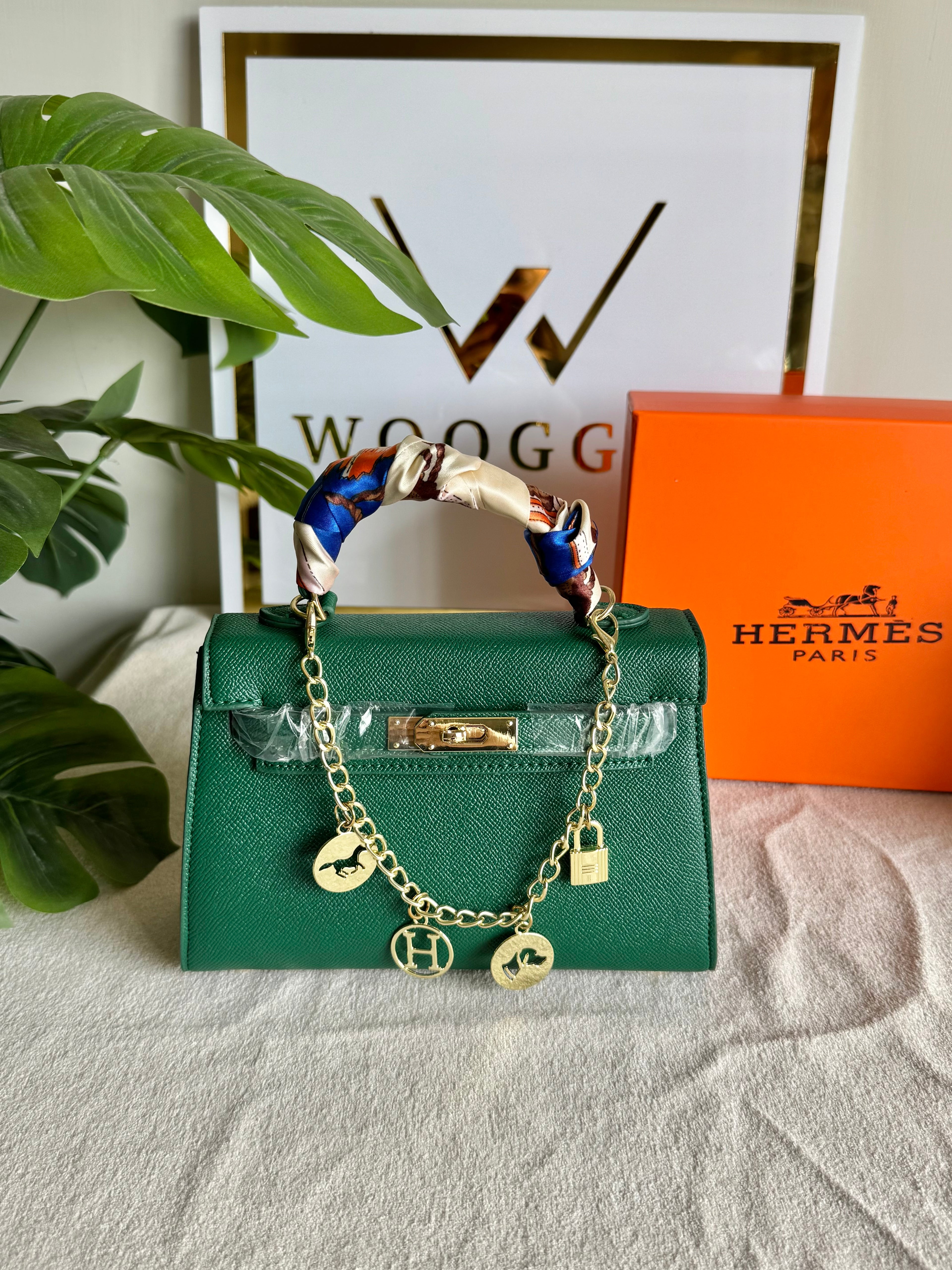 Hermes Kelly BOX PACKING with Chain and Silk Scarf (Green)