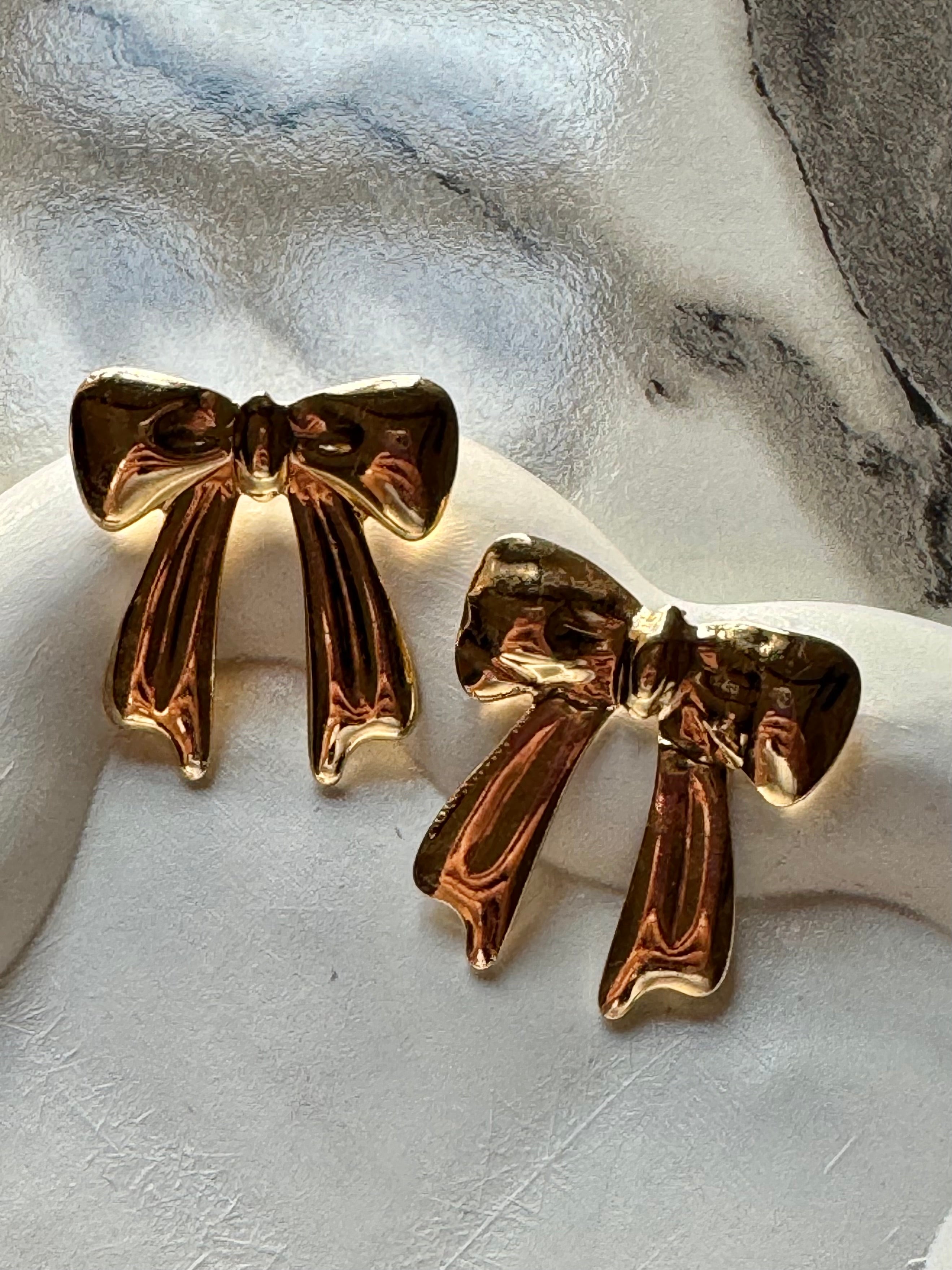 Gleaming Bows Earrings - 18K Gold Plated