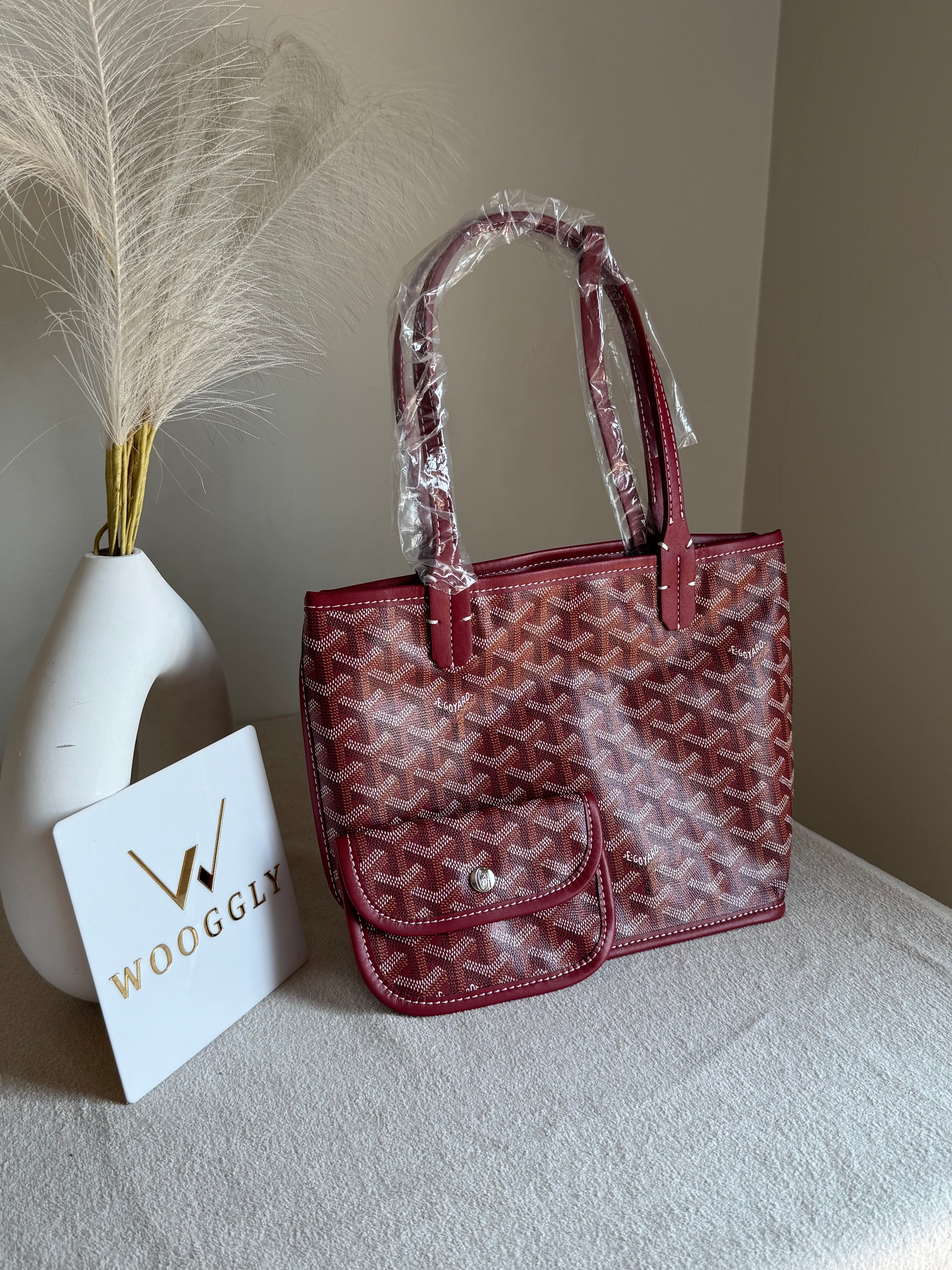 Go Yard Tote Bag - Maroon with Magnetic Box
