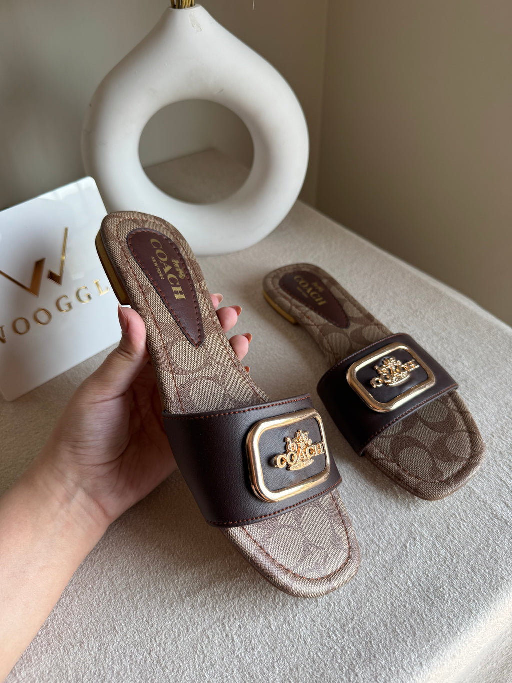 Minimal Coach Slides - Signature Brown