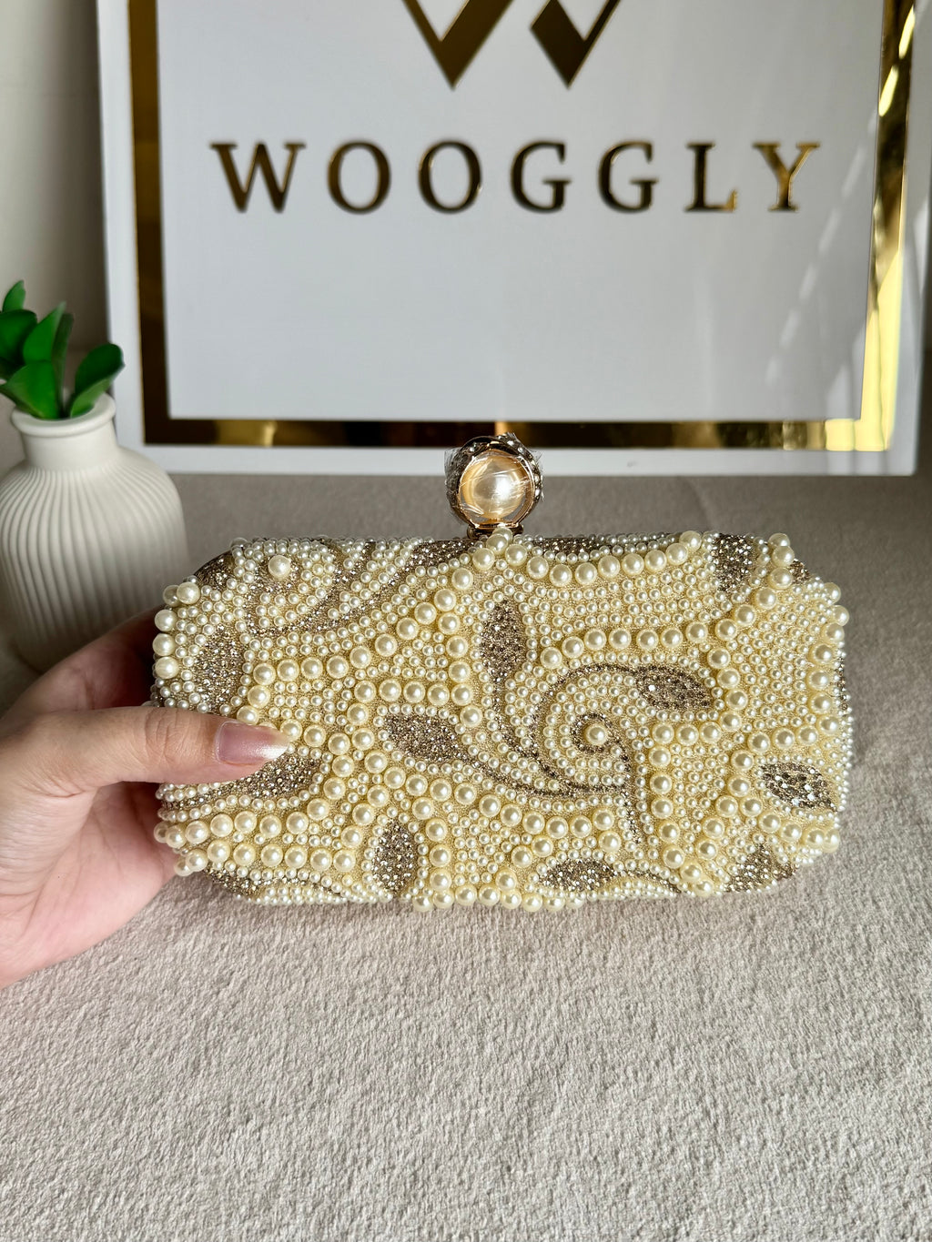 Zarmina Pearl Clutch