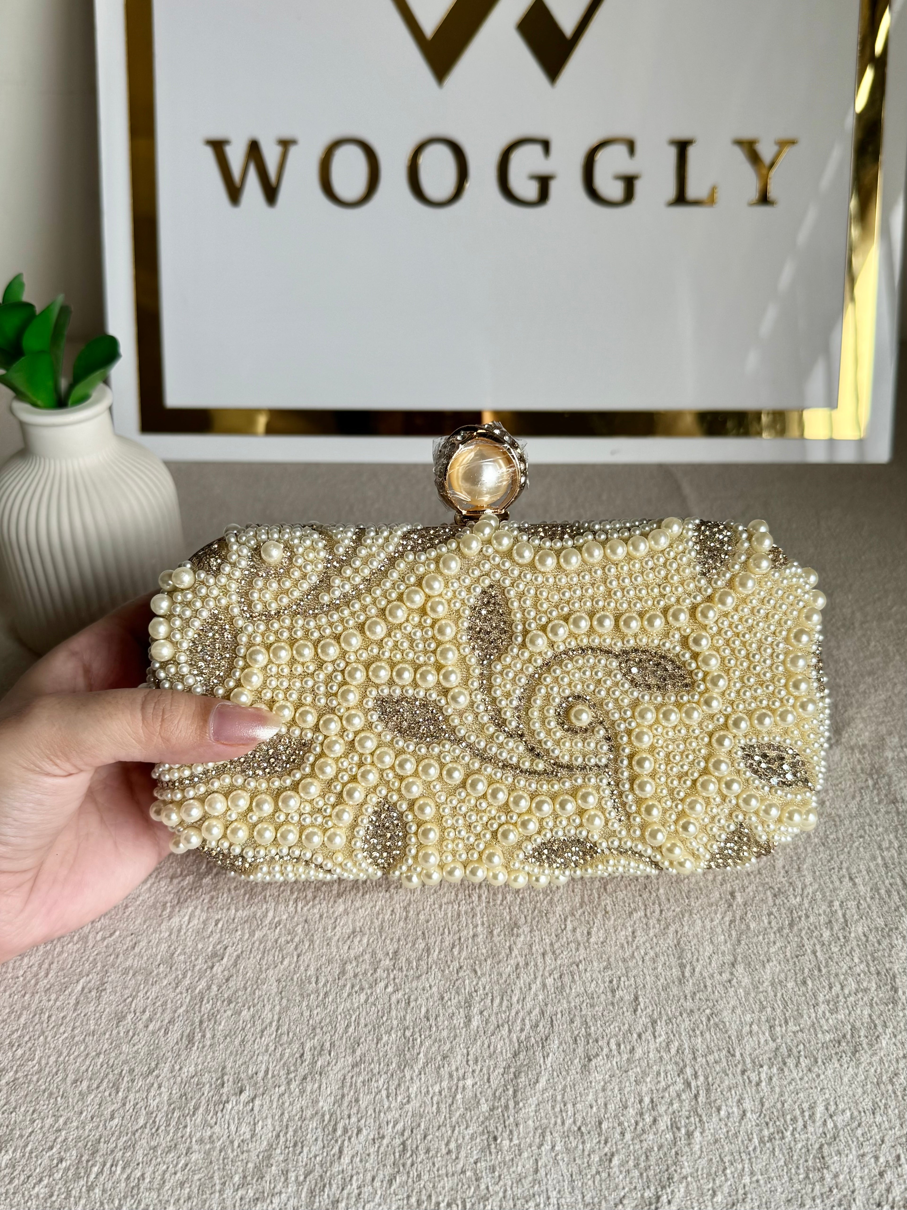Zarmina Pearl Clutch