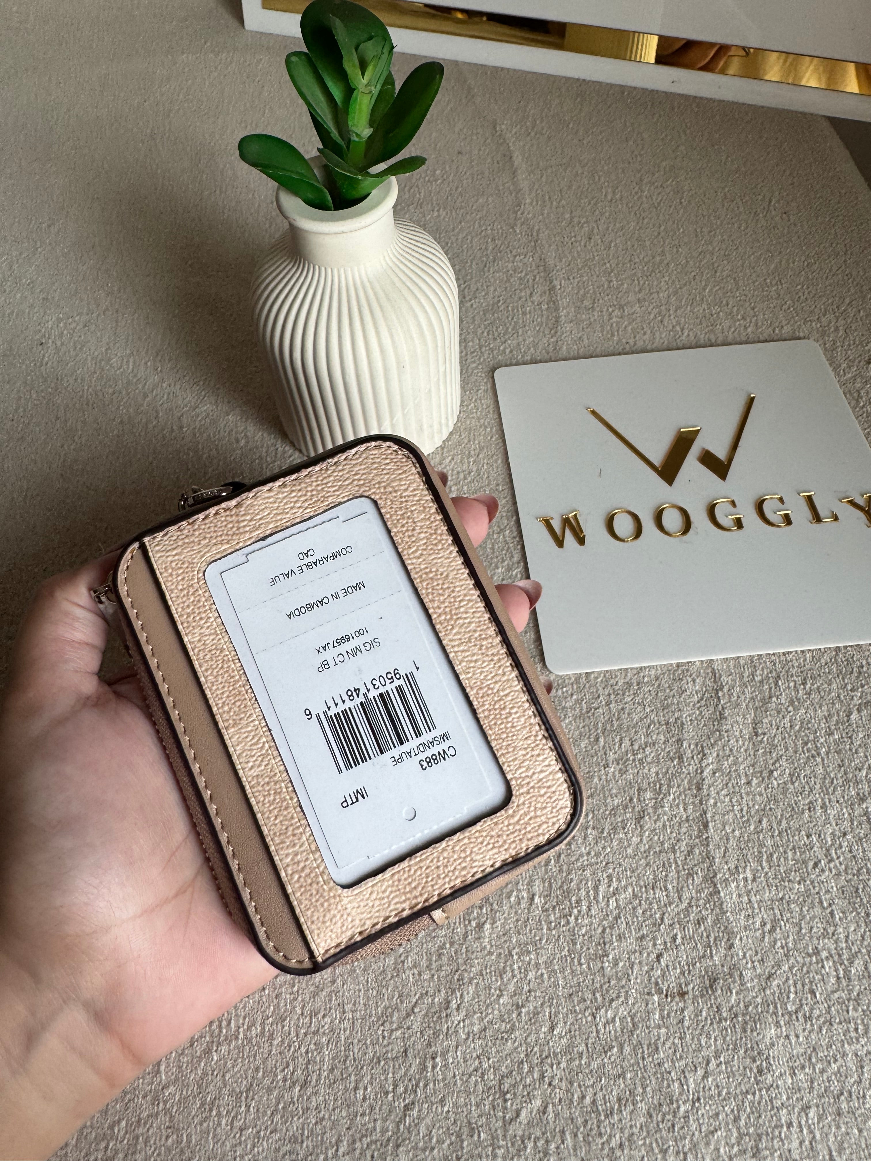 Coach Zip Card Case - Beige
