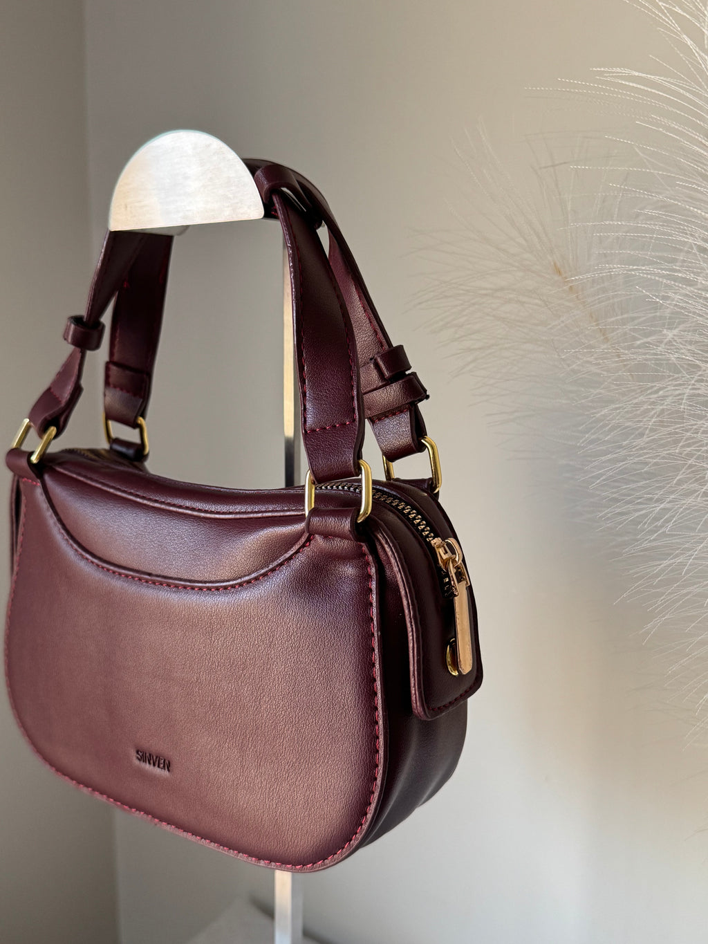 Sleek Aura Bag - Maroon