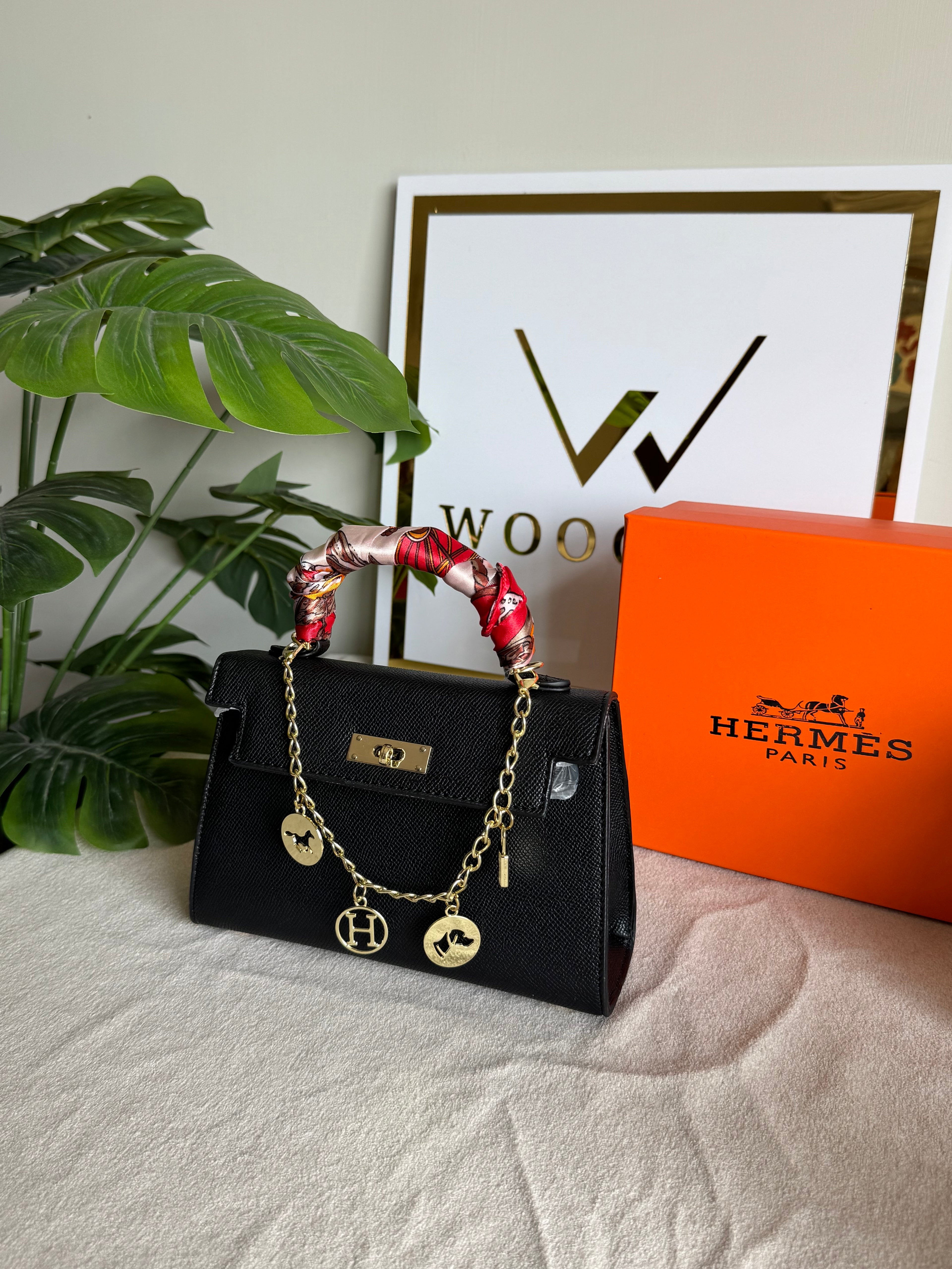 Hermes Kelly BOX PACKING with Chain and Silk Scarf (Black)