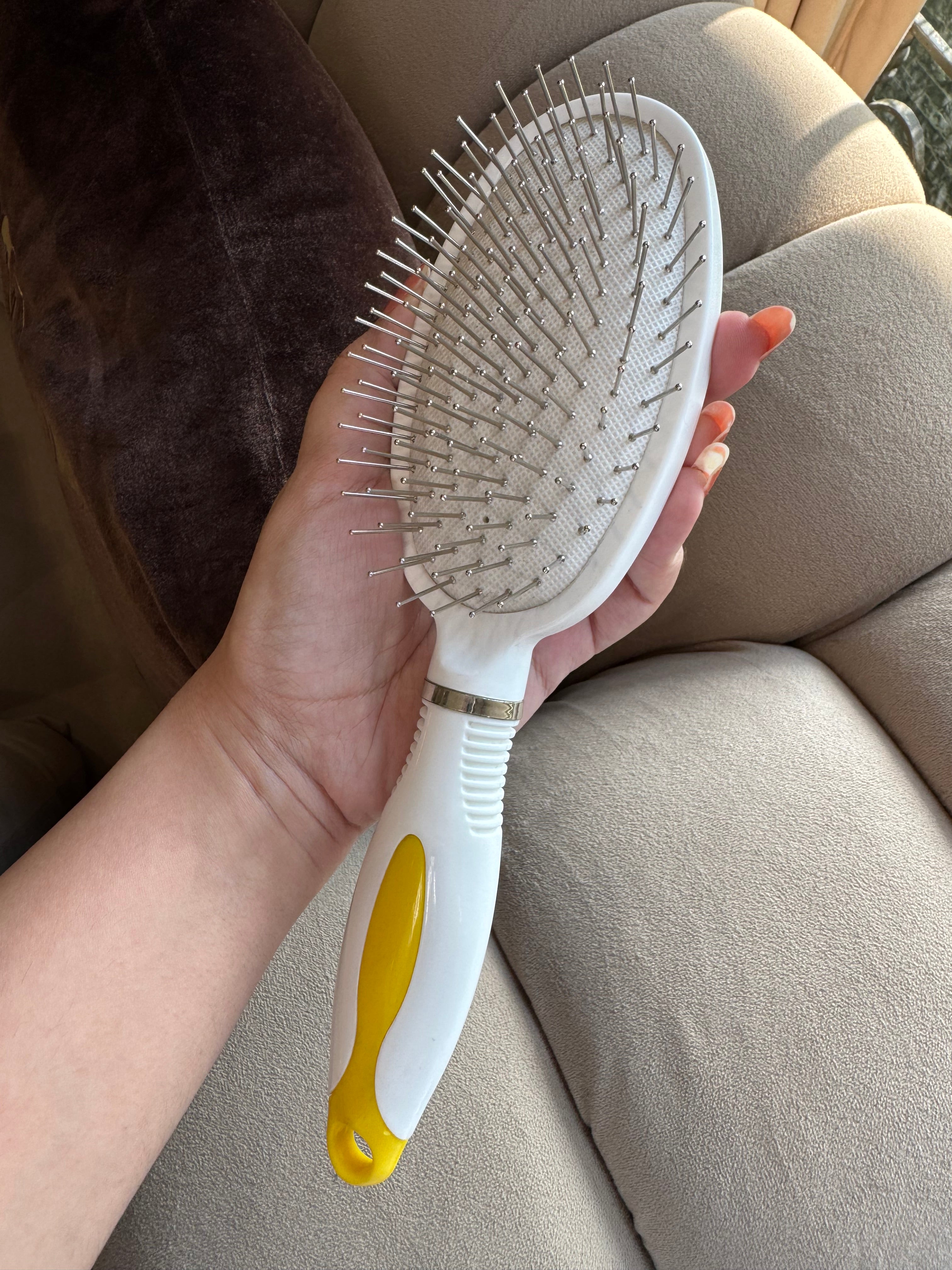 Softest Yellow & White Brush