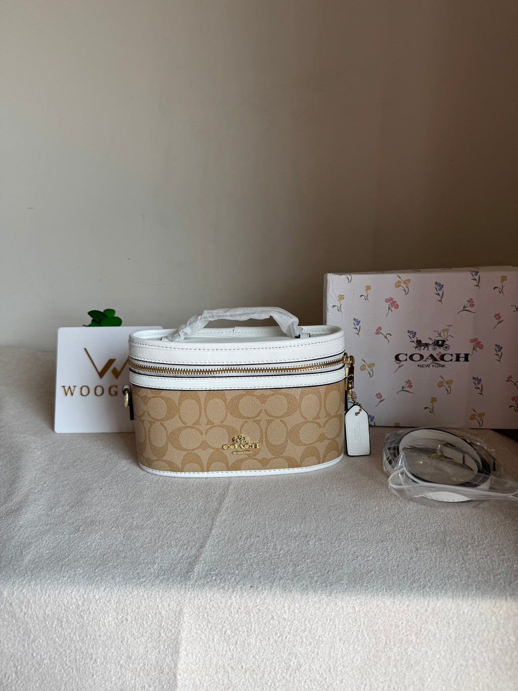 COACH Premium Bucket Bag (Apricot White) with Long Strap - BOX PACKING (Copy)