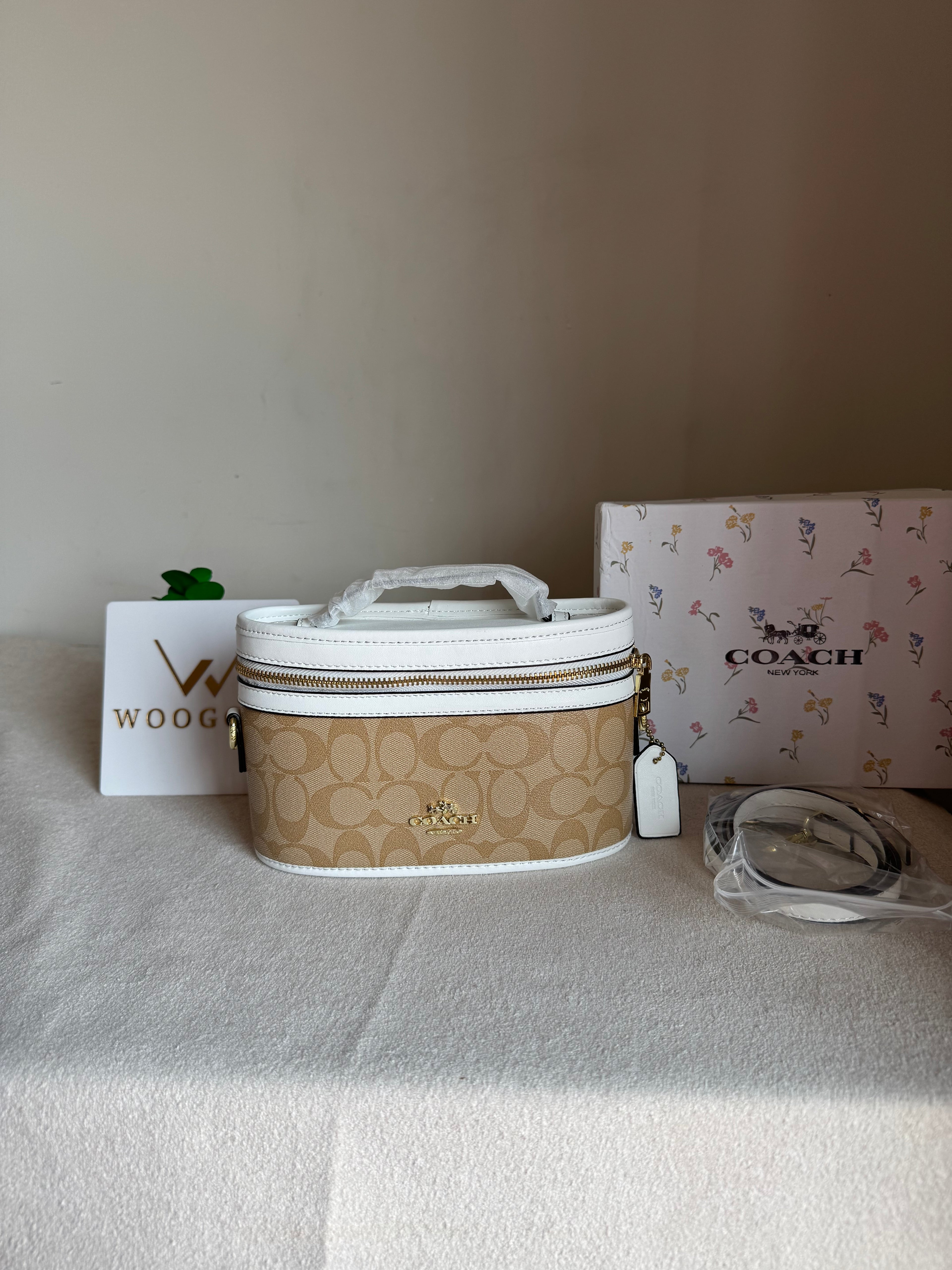 COACH Premium Bucket Bag (Apricot White) with Long Strap - BOX PACKING (Copy)