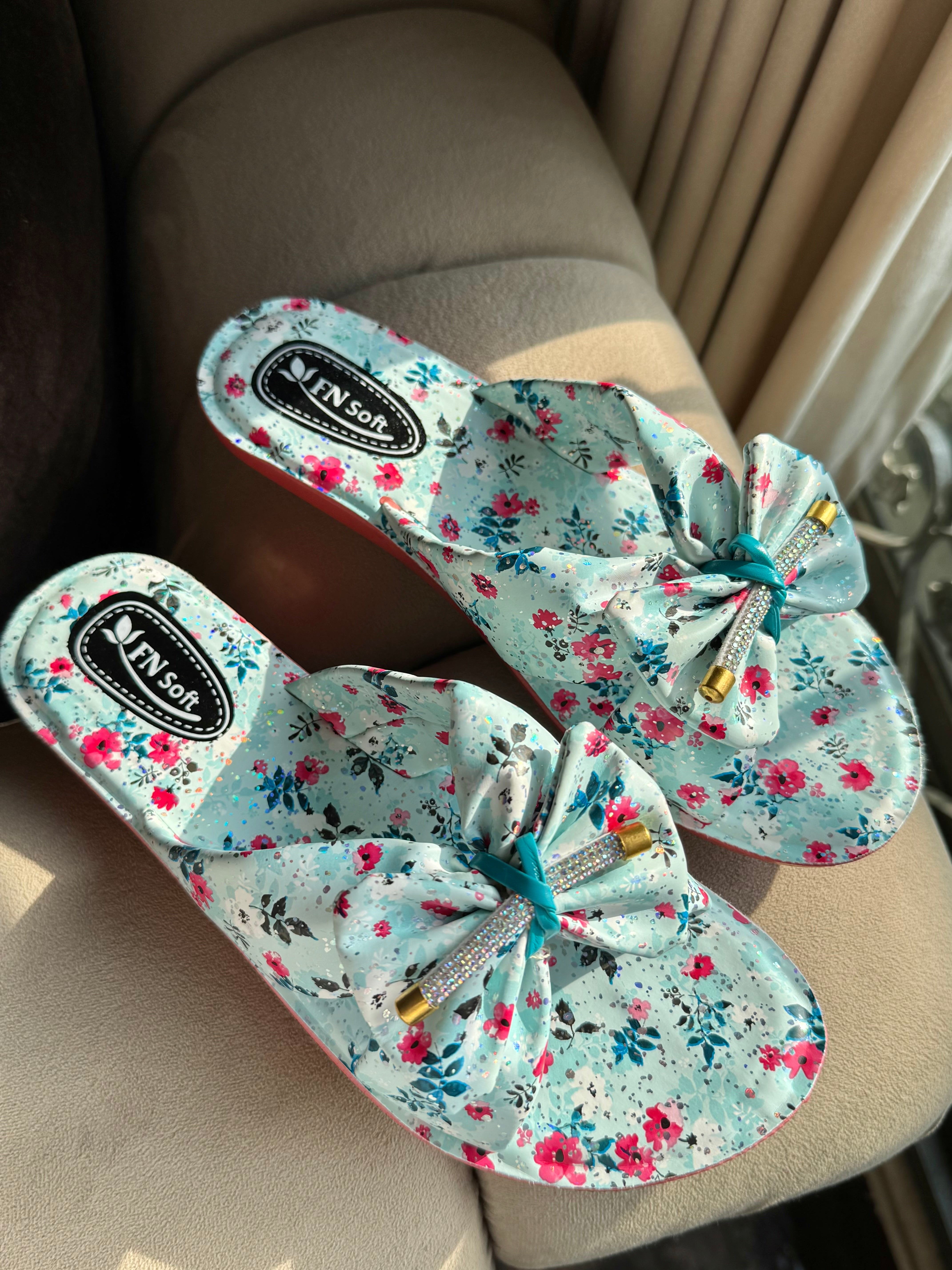 Soft Floral Fantasy Slides - Feroze