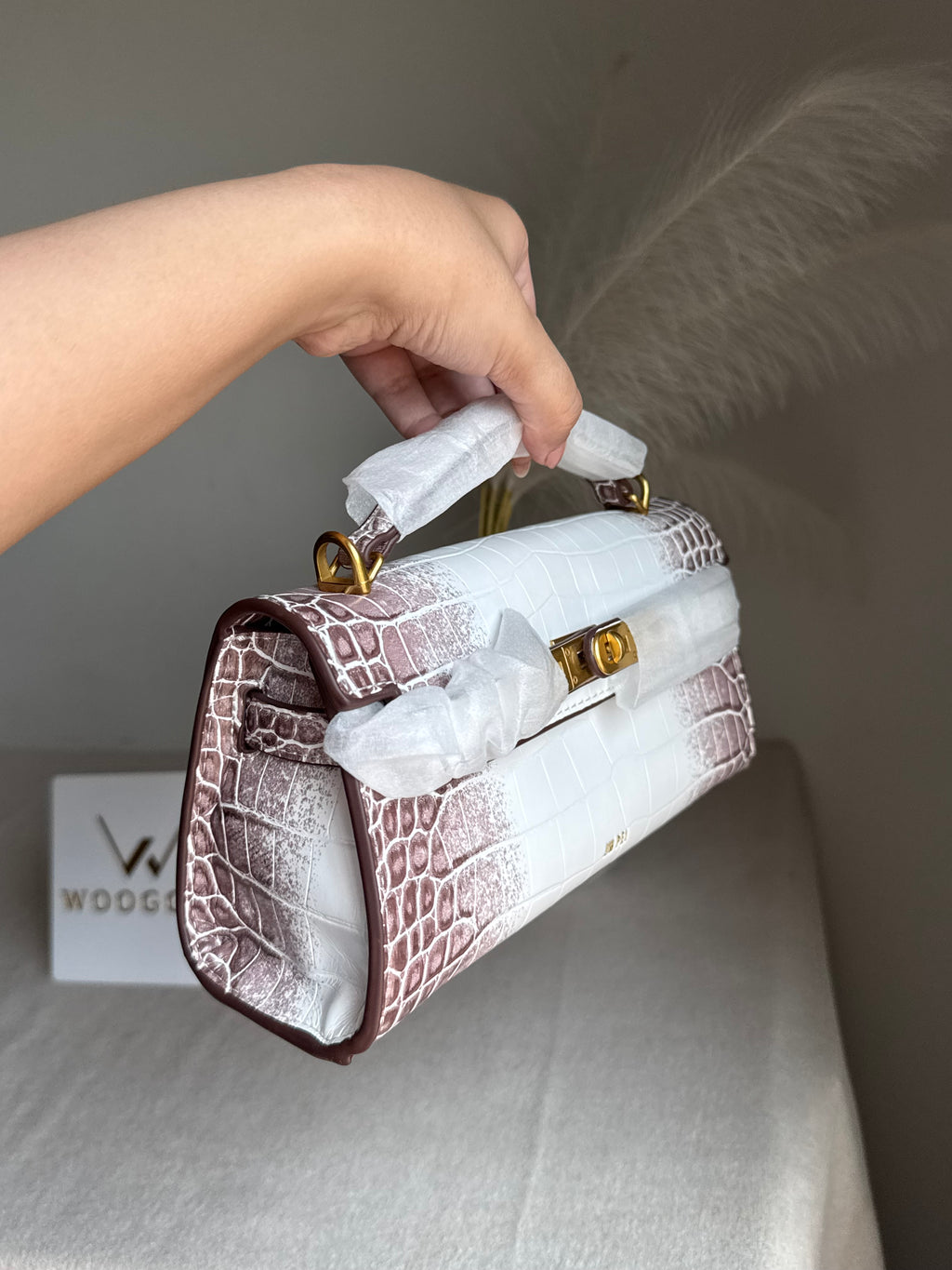 Noor Top Handle Bag - Leather White & Burgandy