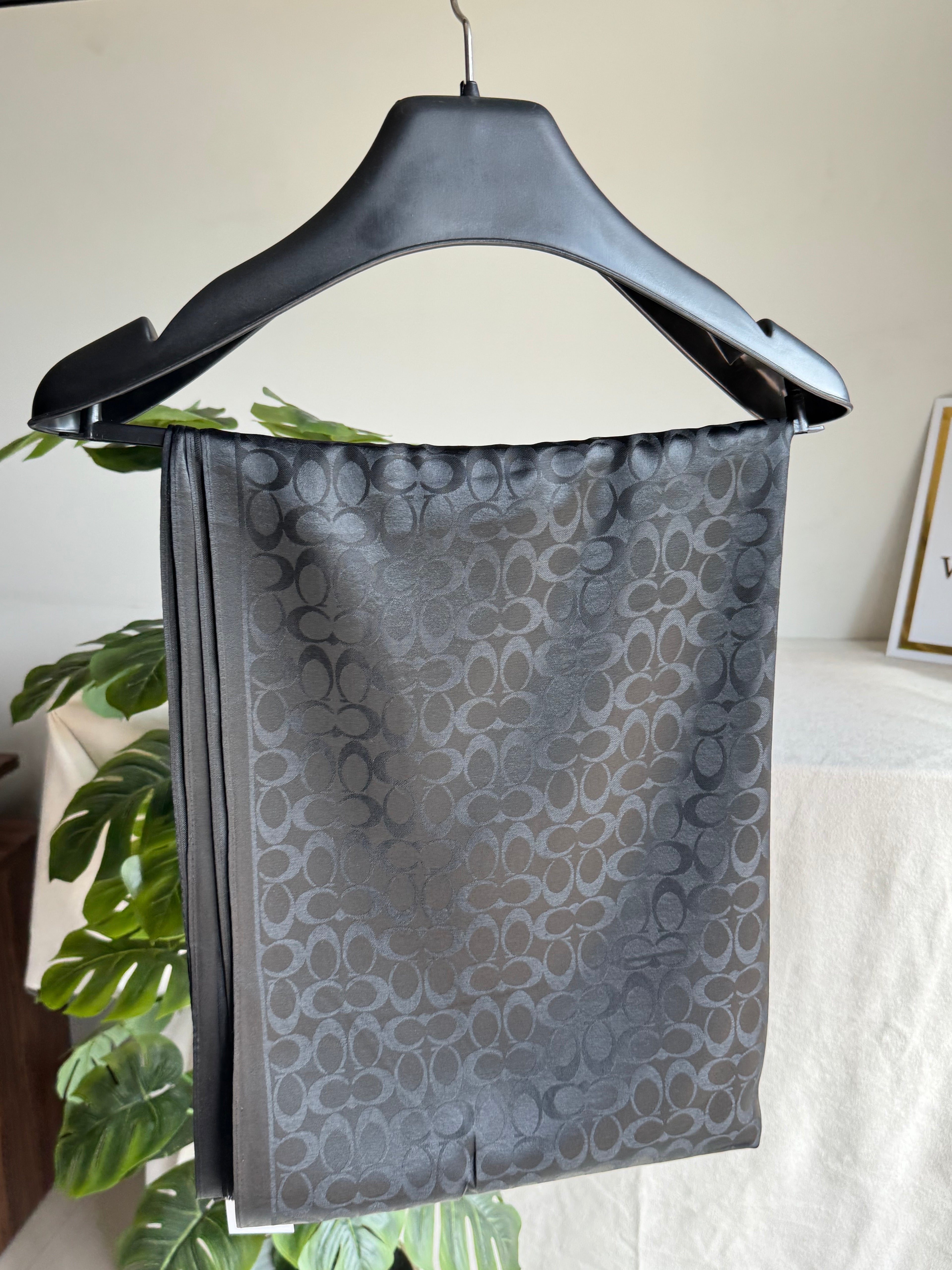 ALL SEASON Coach Scarf - Black