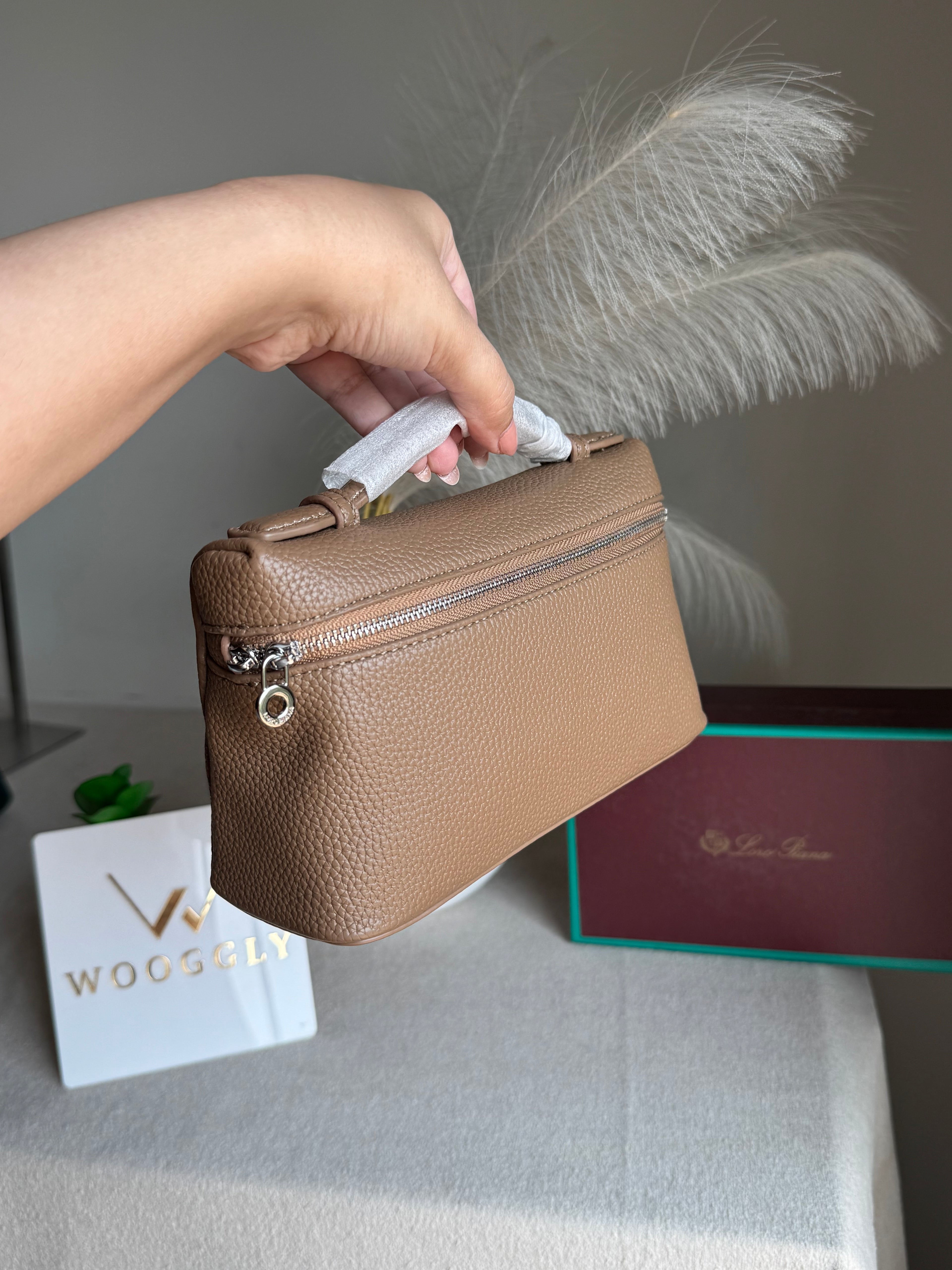 Loro Piana Premium Signature Bag - Khaaki
