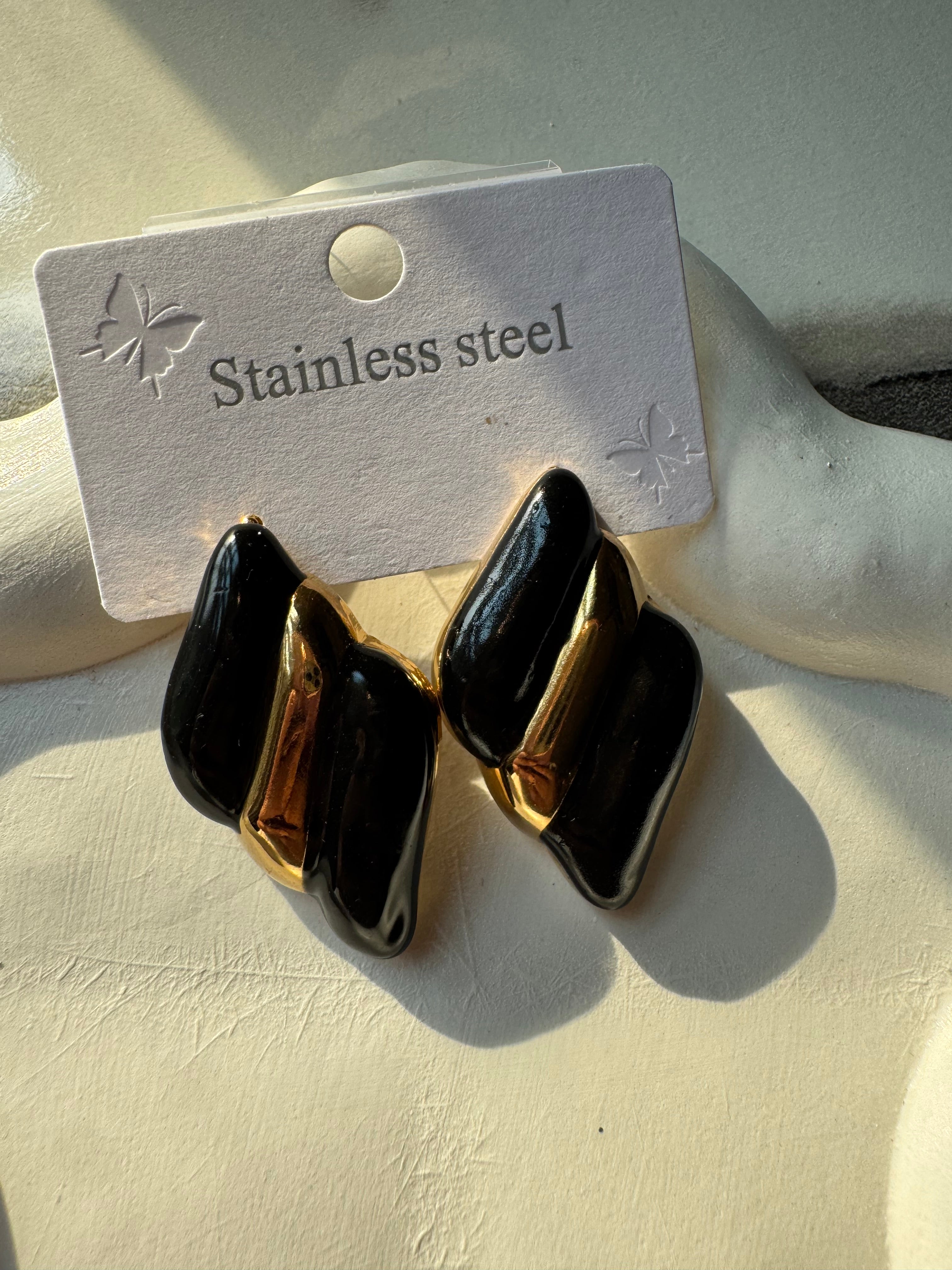 Croissant Studs - Black & Gold