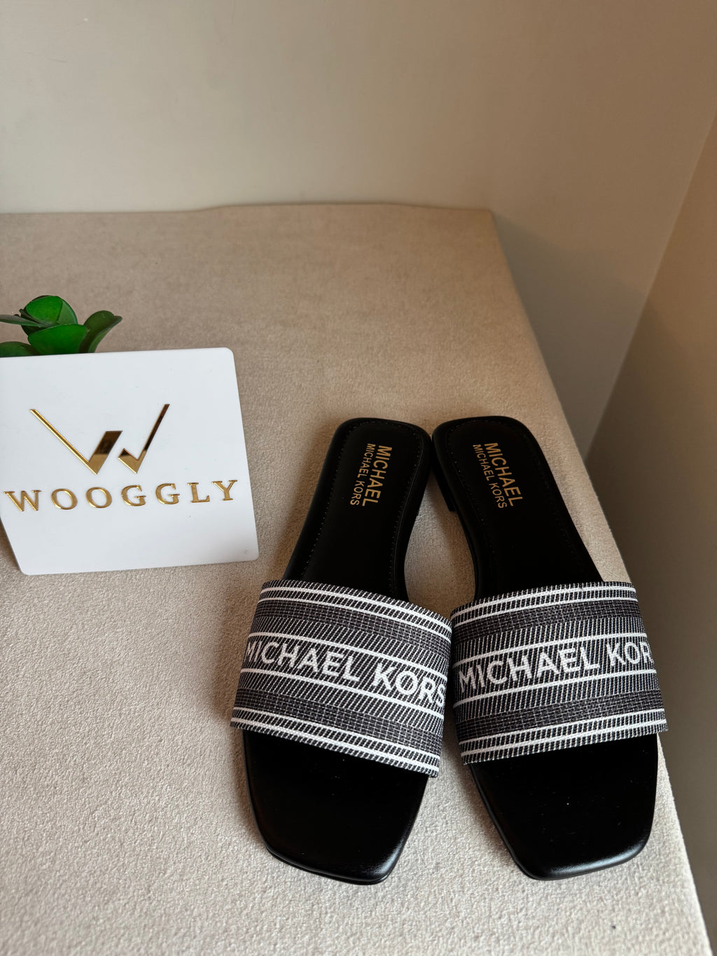 MK Classy Slide Black