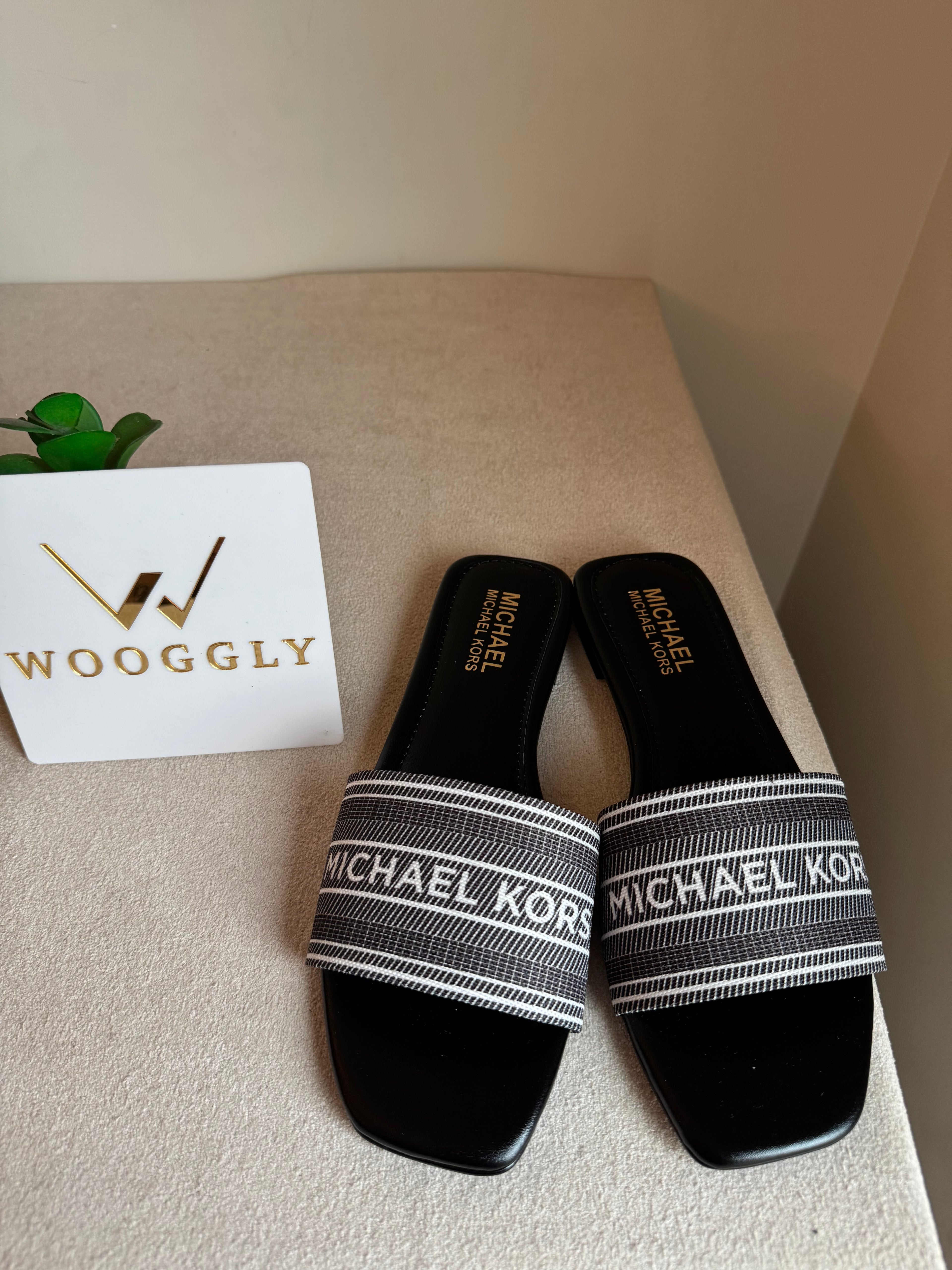 MK Classy Slide Black