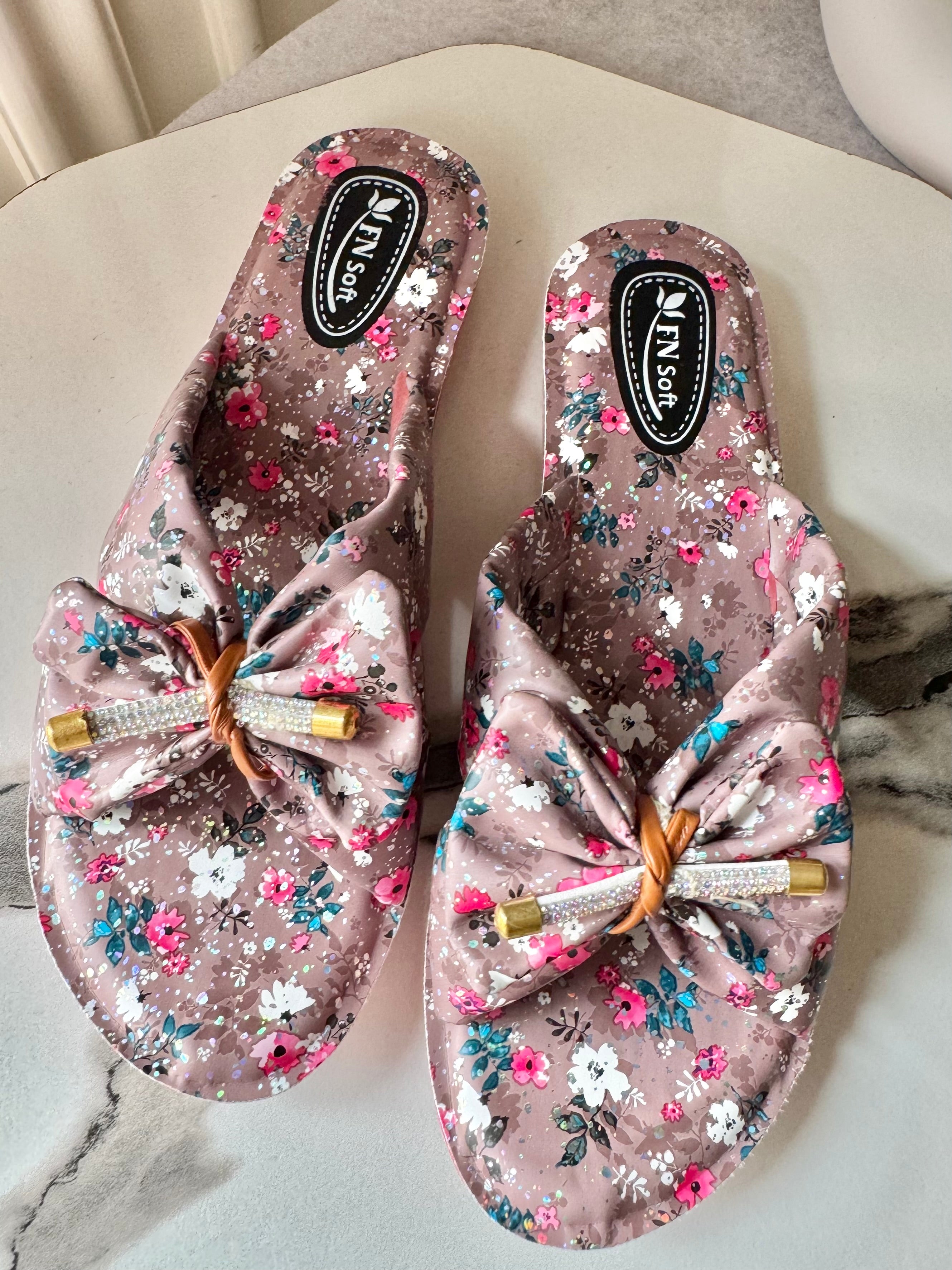 Soft Floral Fantasy Slides - Brown