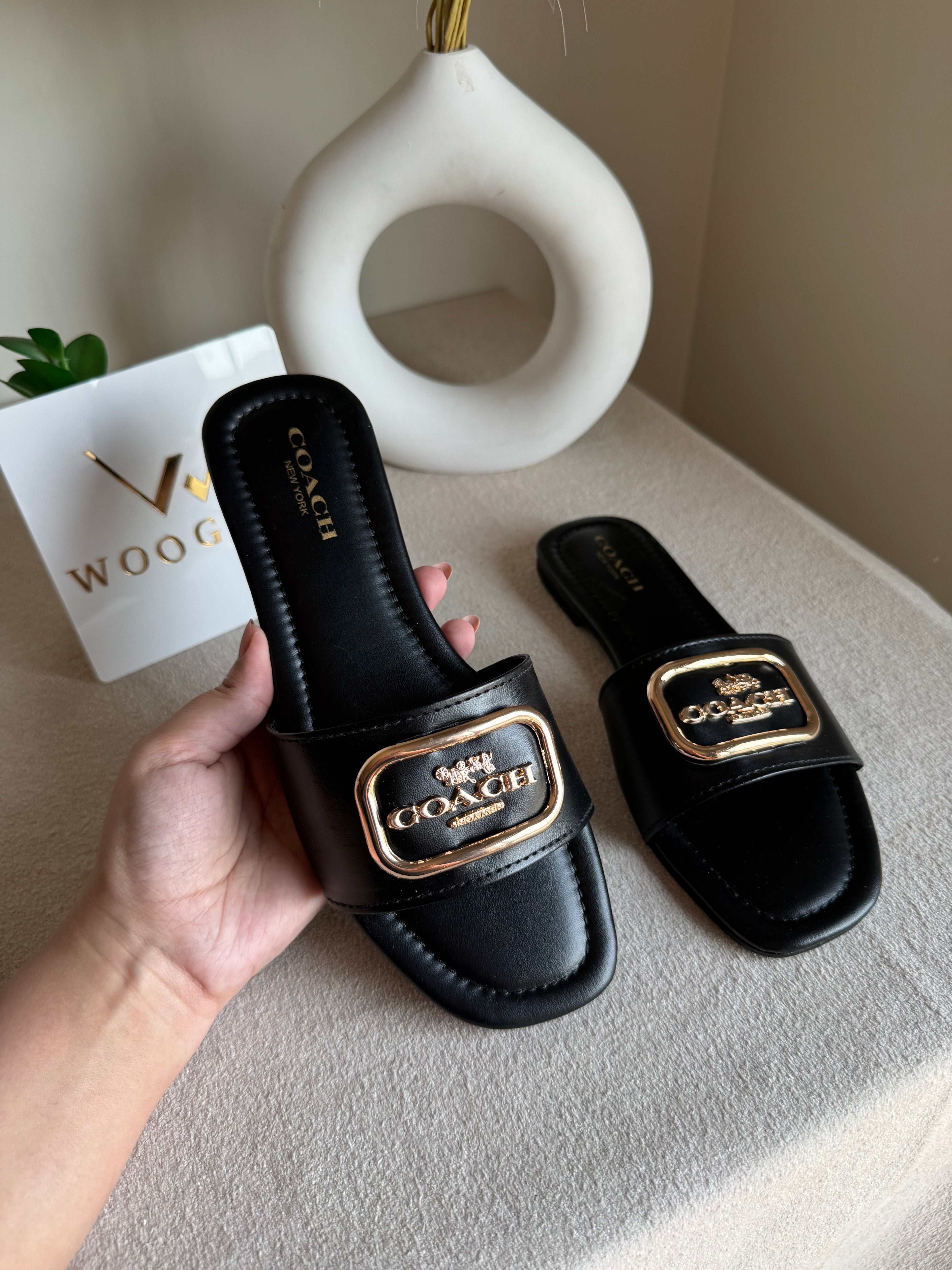 Minimal Coach Slides - Black