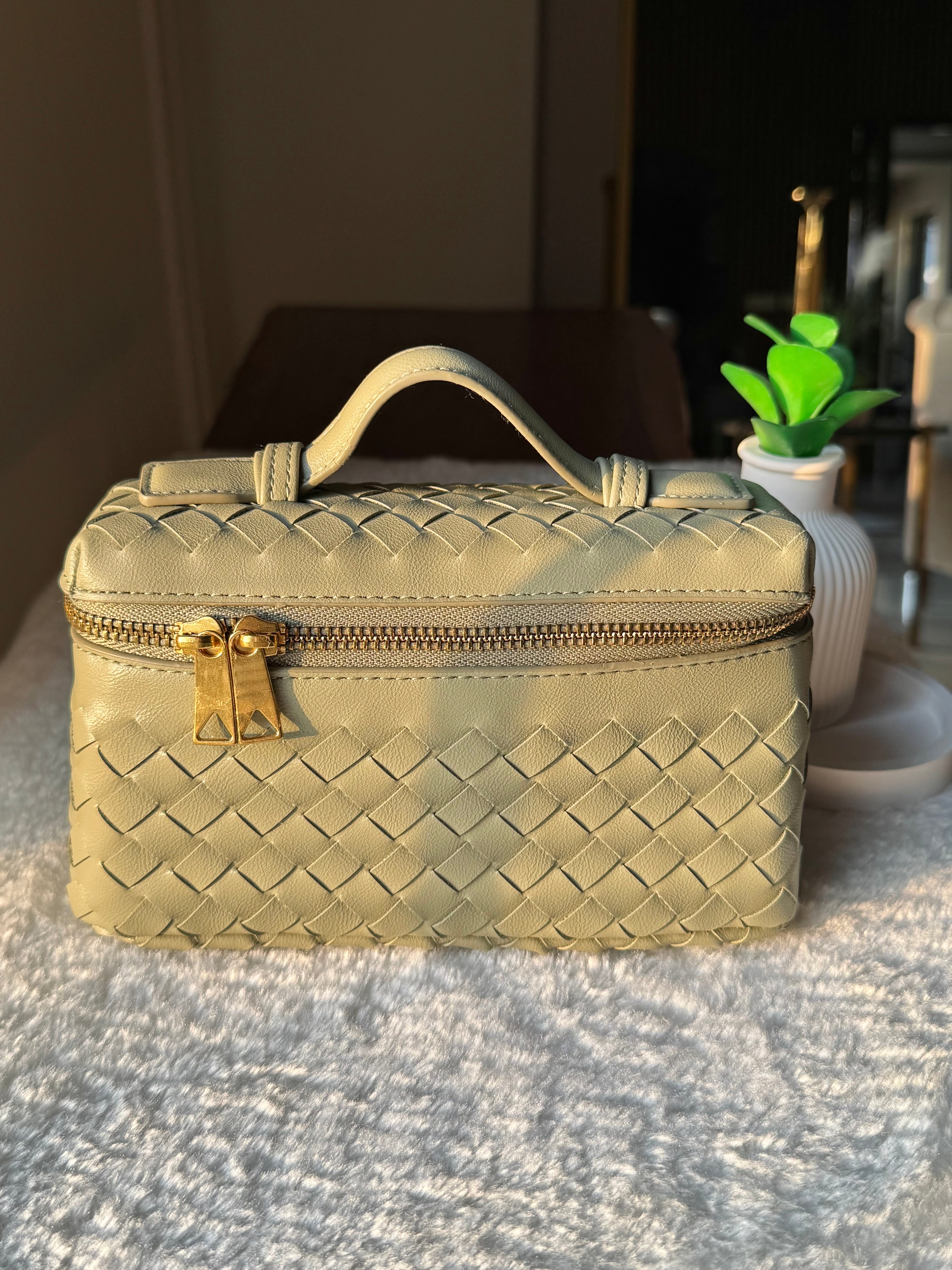 JW Pie Woven Bag with Long Strap (Sea Green)