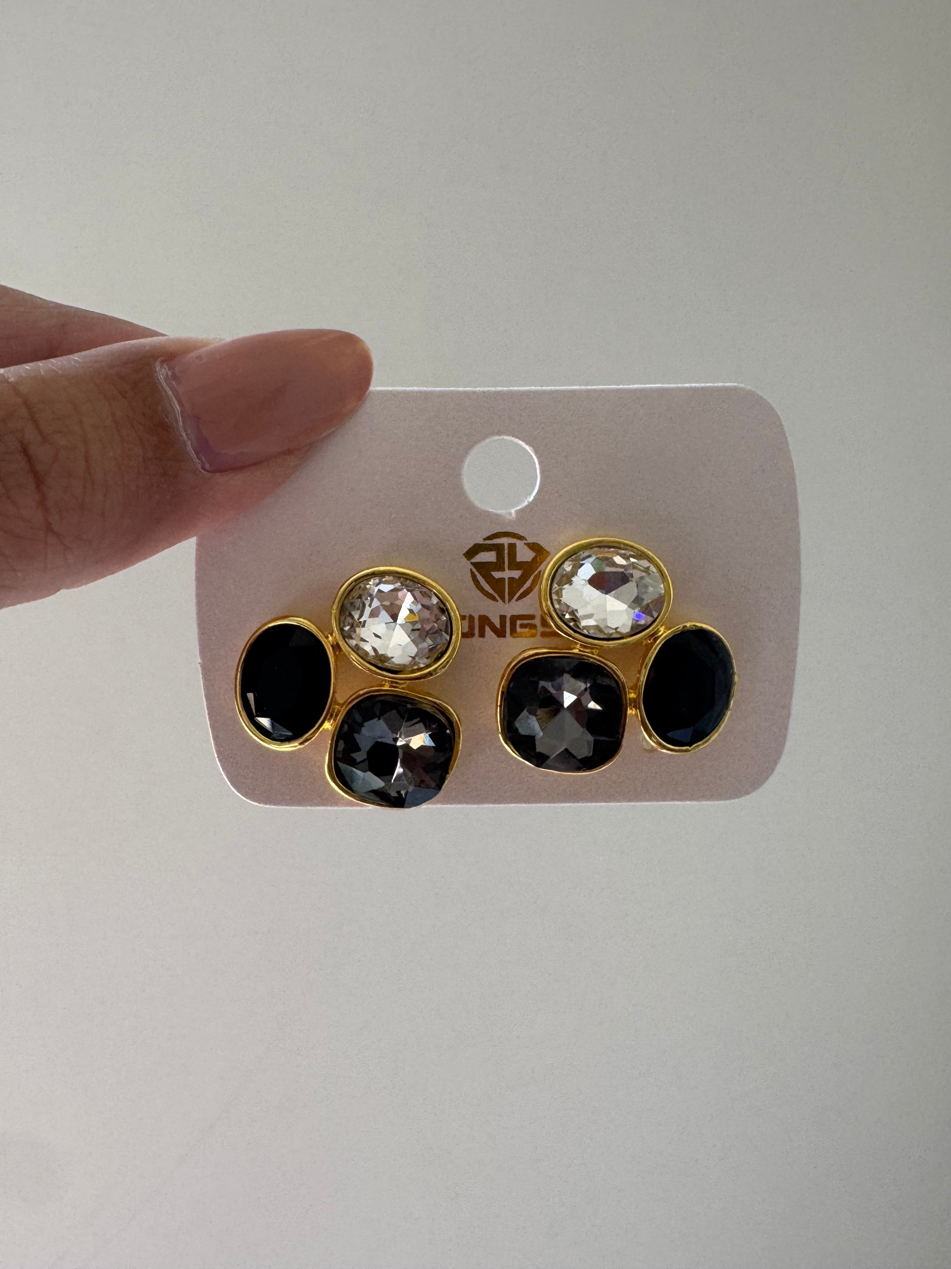 Mira Black Earrings