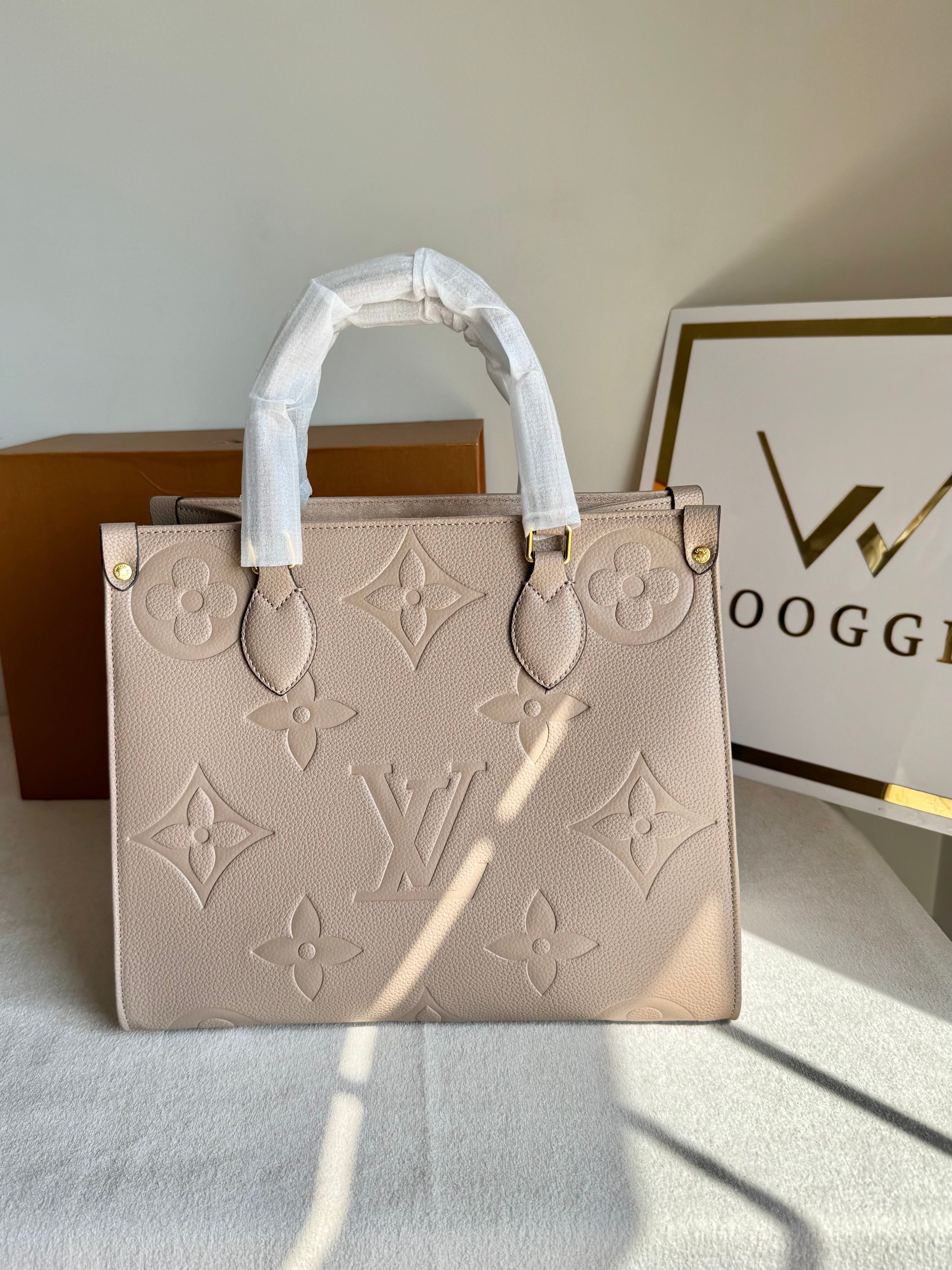 LV On The Go Tote Bag - Beige (BOX PACKING)