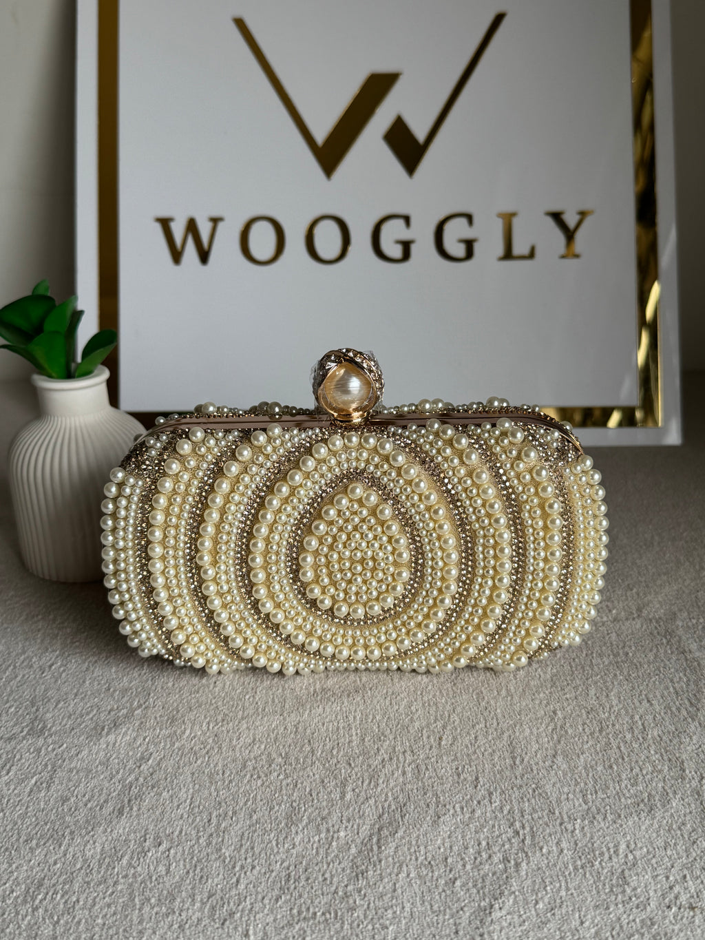 Mahira Pearl Clutch