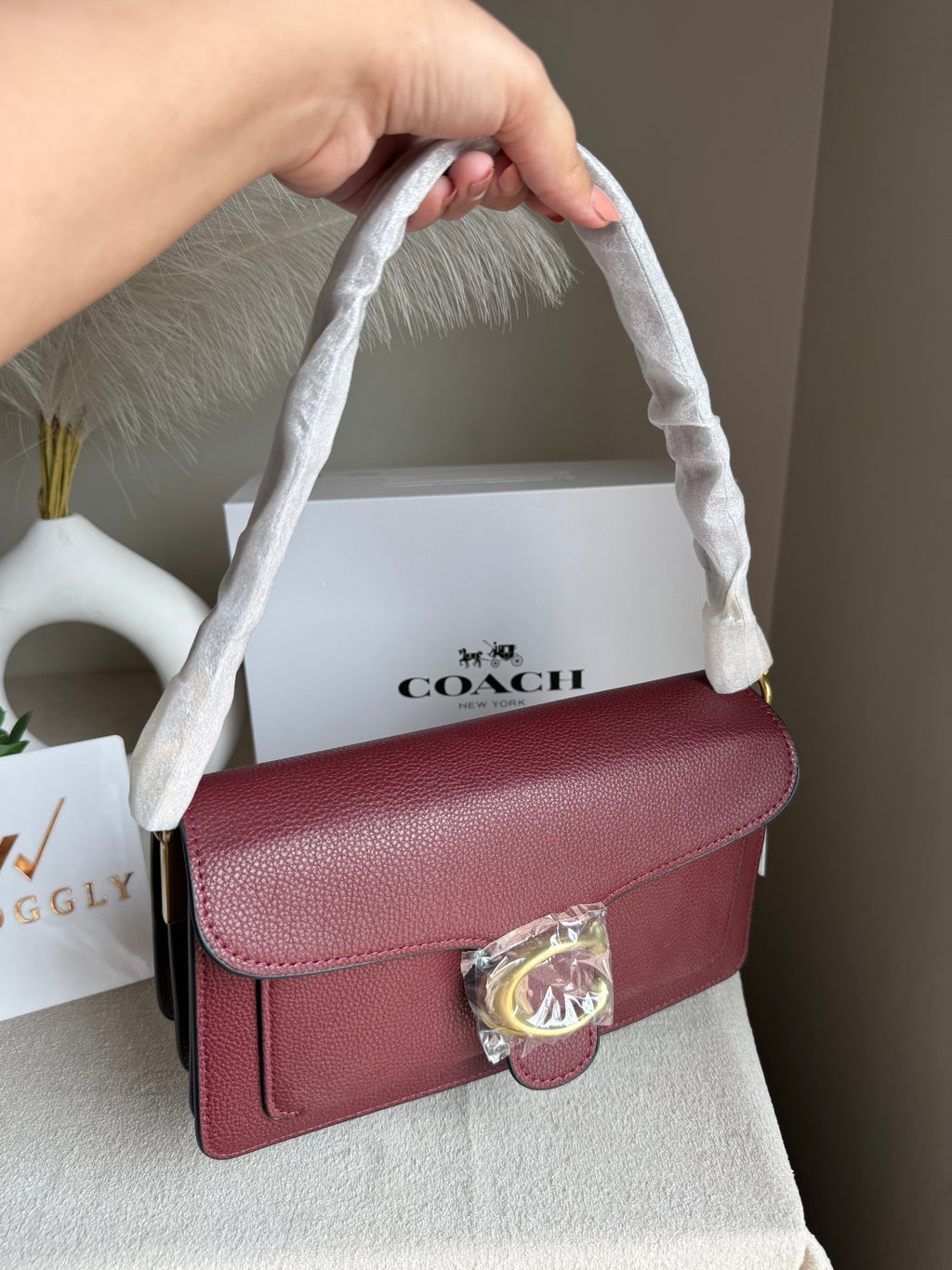 TABBY 26 EXTREMELY PREMIUM: LIMITED EDITION (MAROON)- MAGNETIC BOX PACKING