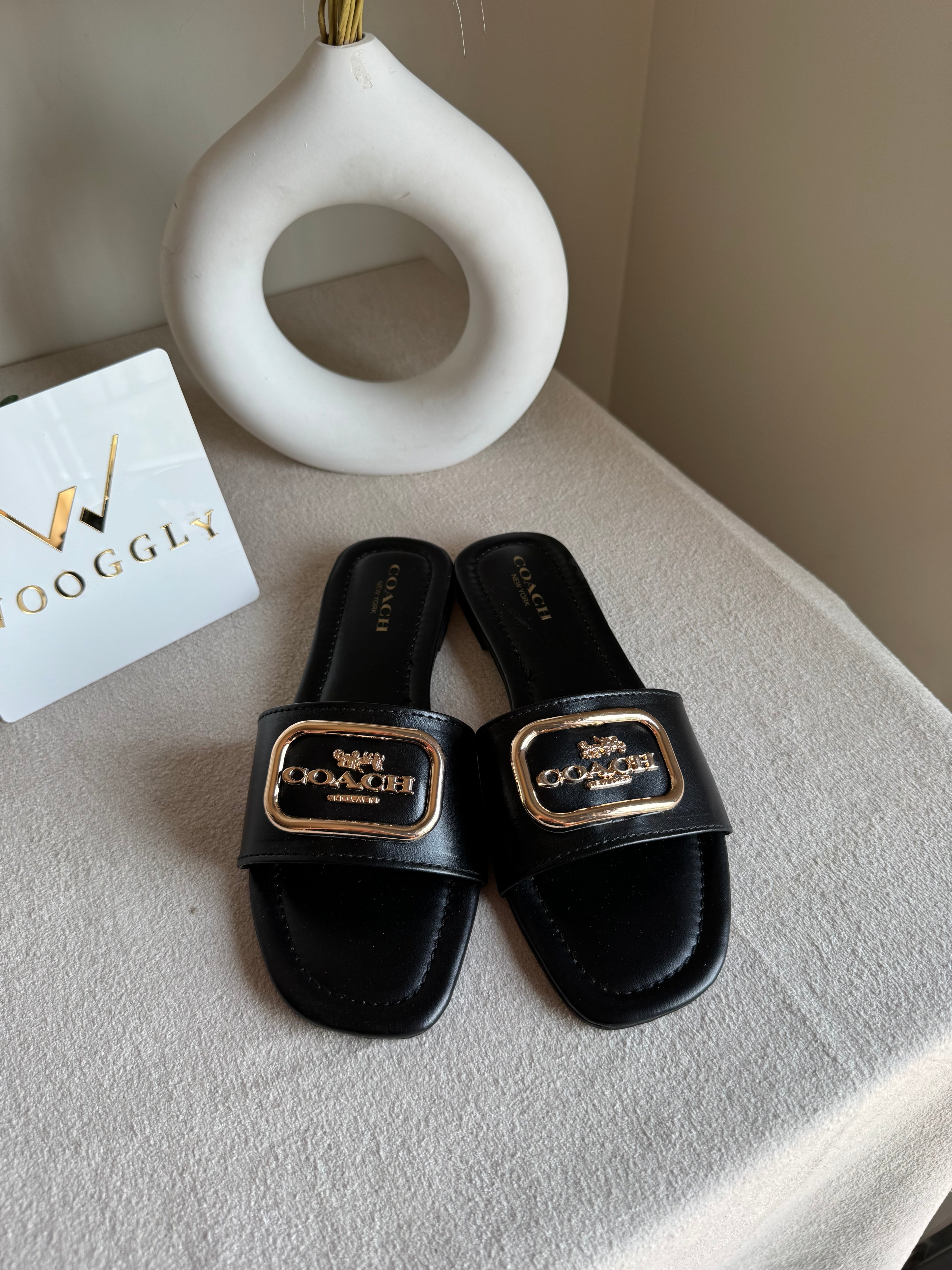Minimal Coach Slides - Black