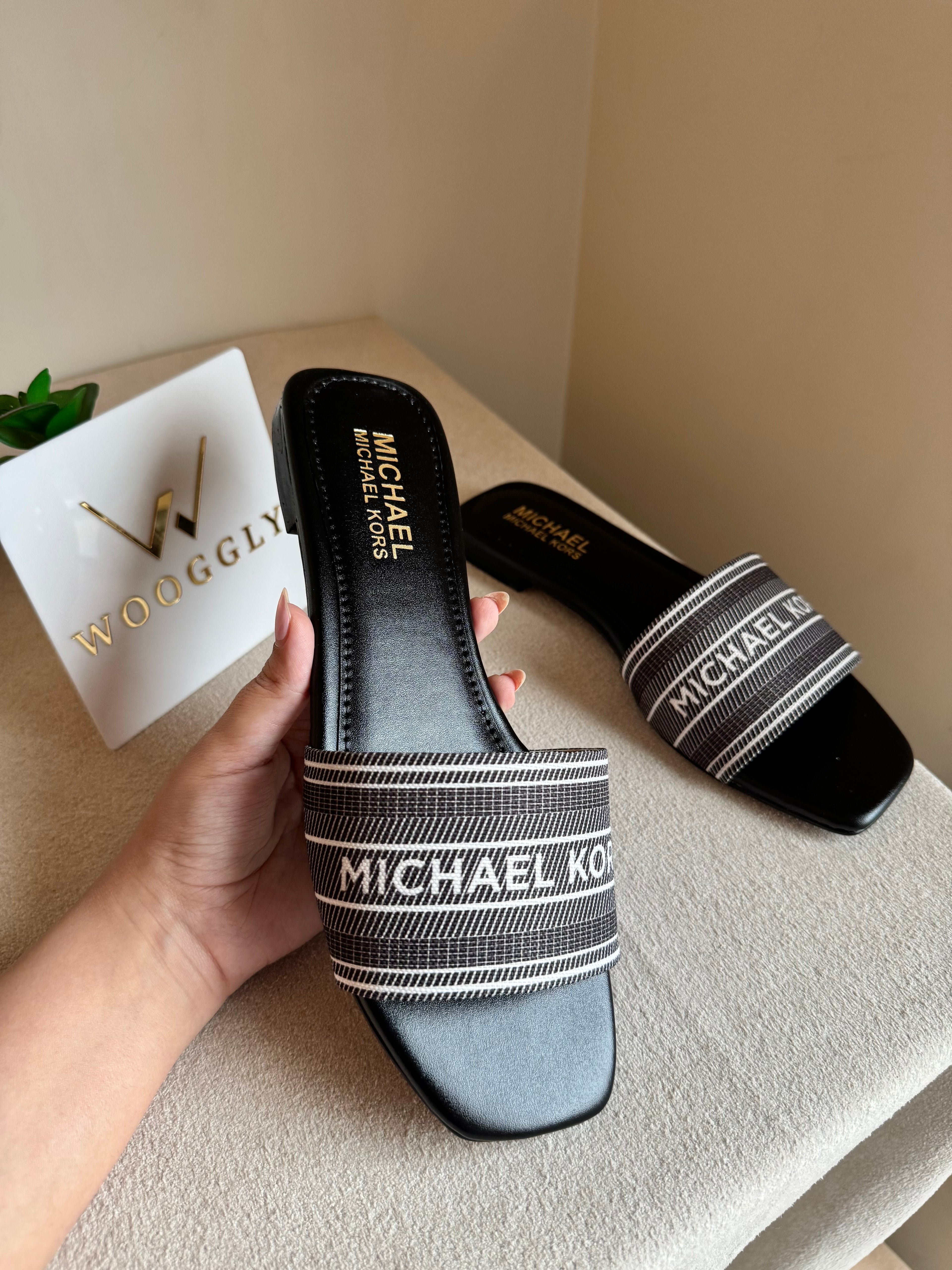 MK Classy Slide Black