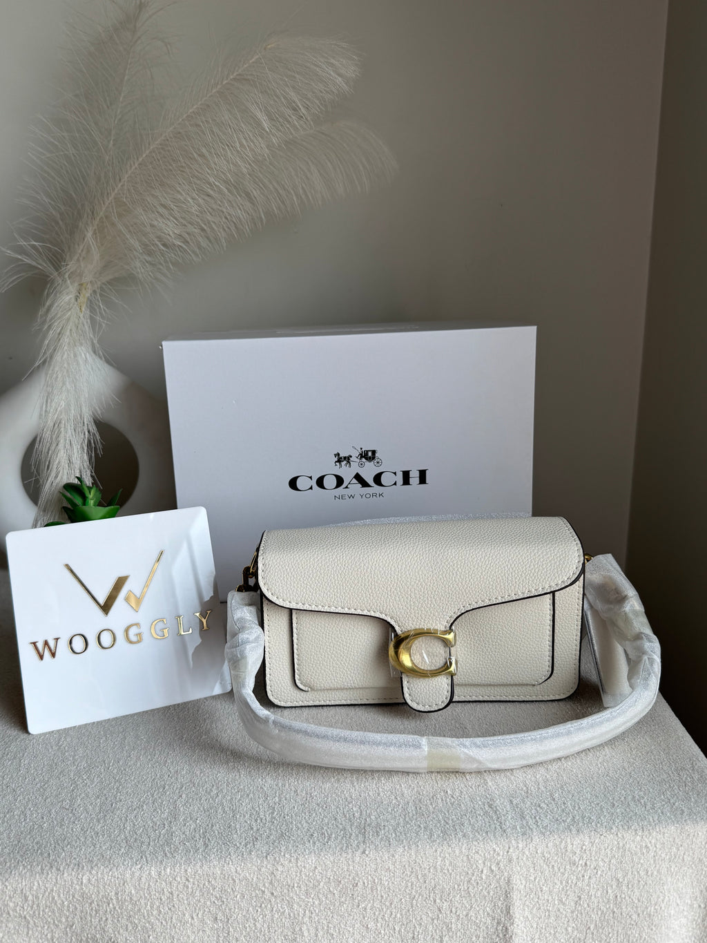 Coach TABBY Premium 20 (MINI) White - Magnetic BOX PACKING
