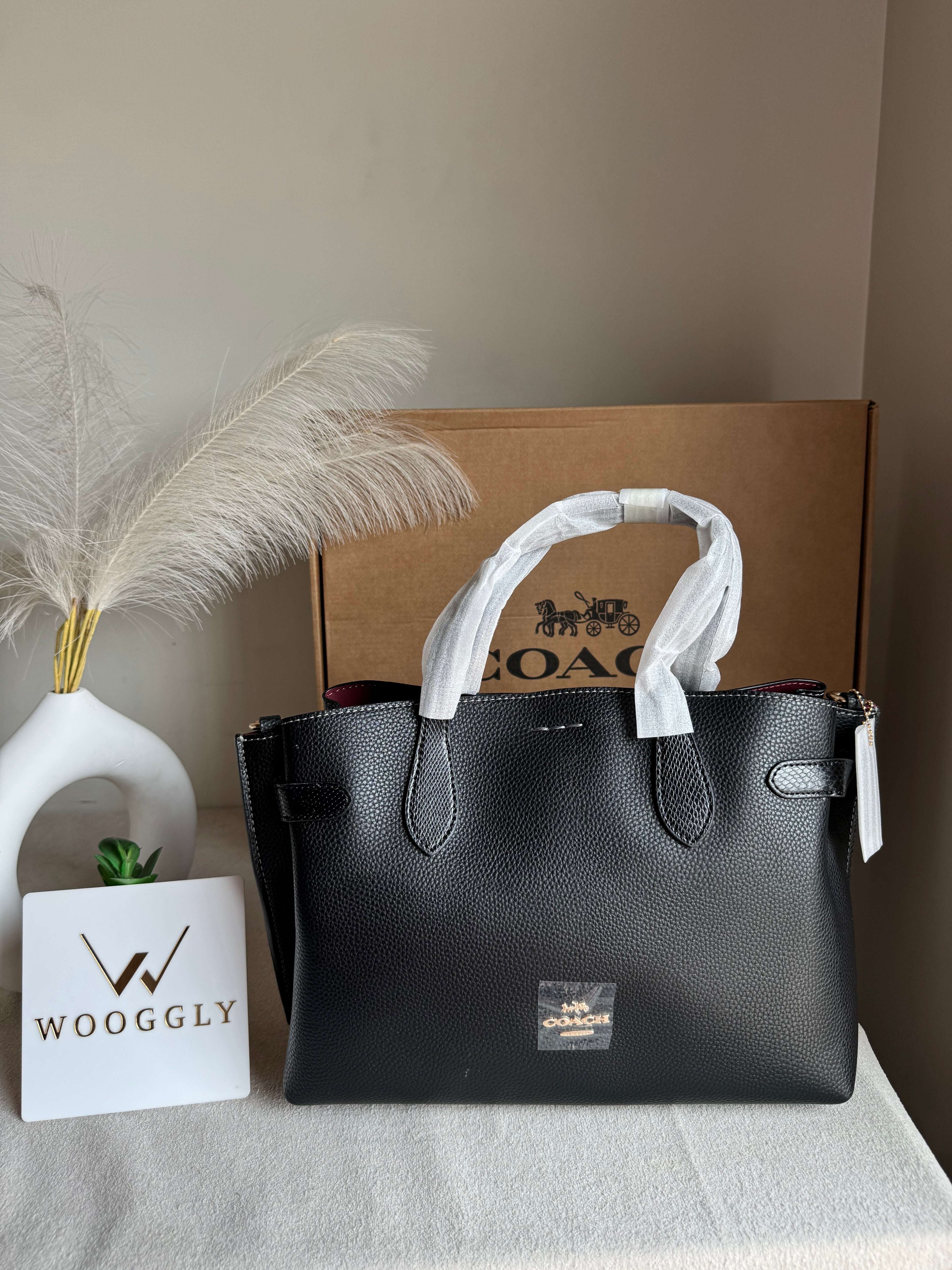 COACH PREMIUM Hand Bag (Black) BOX PACKING