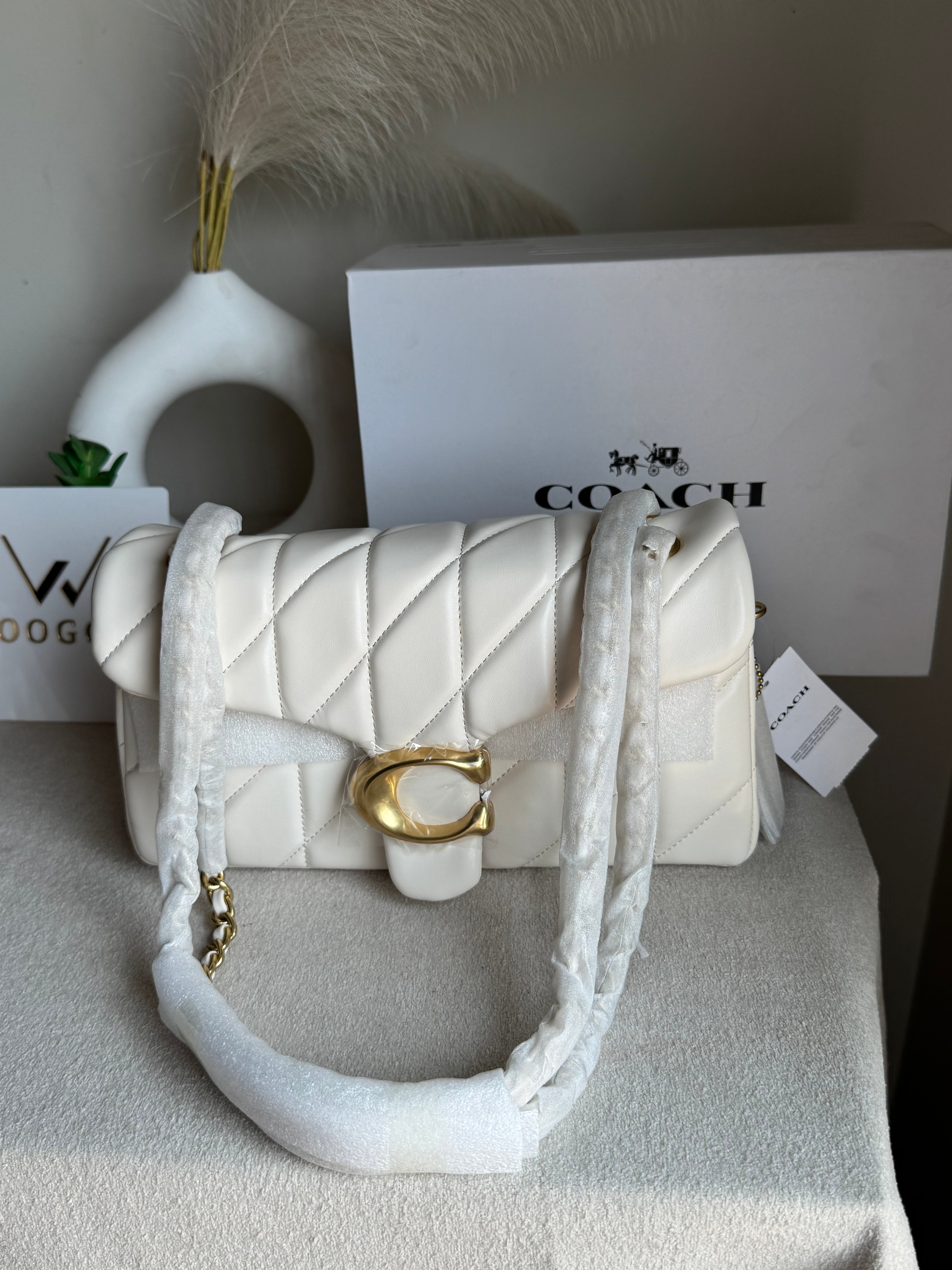 Quilted Tabby EXTREMELY PREMIUM (White) - BOX PACKING