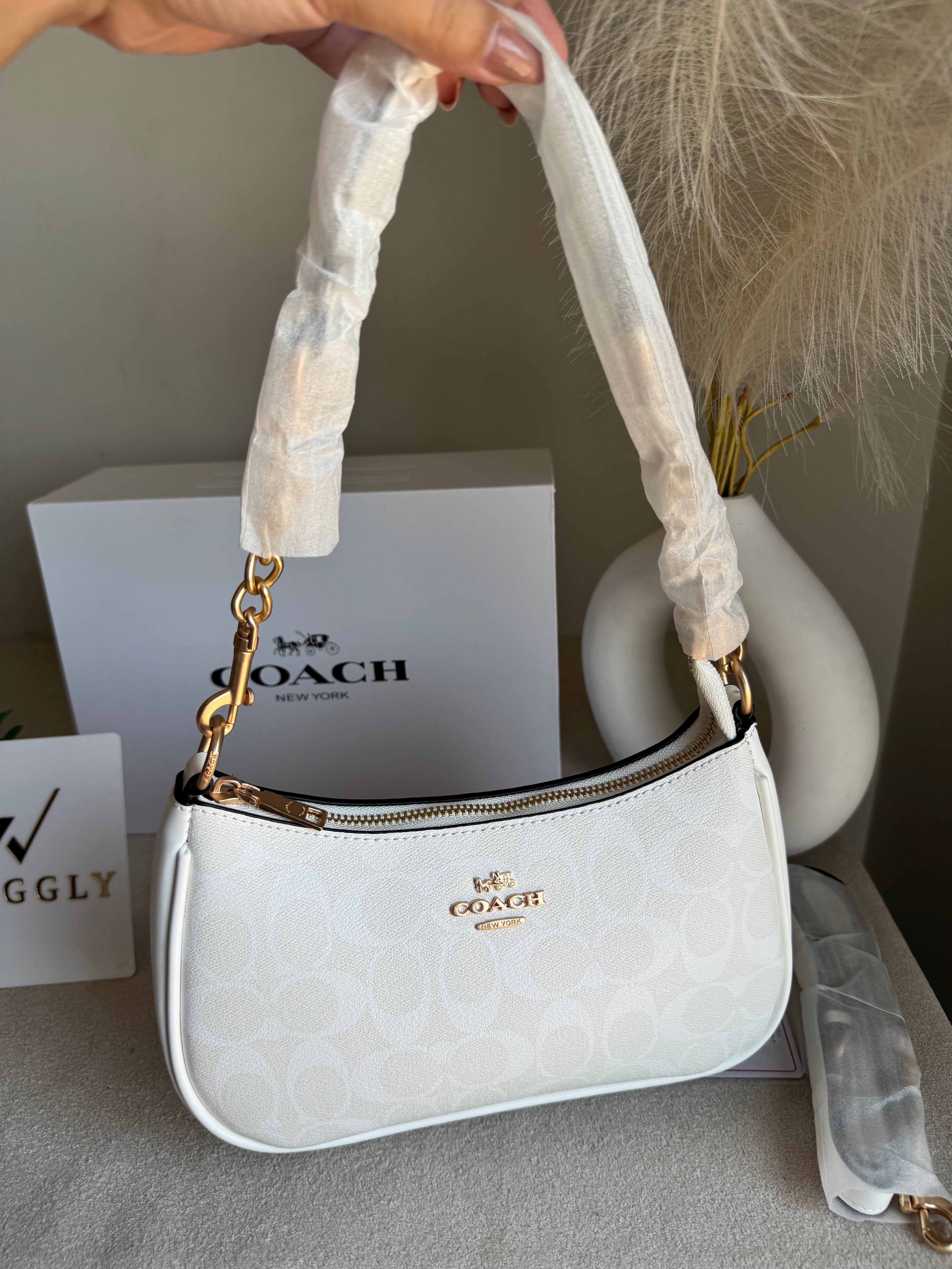 COACH TERI PREMIUM (White) - BOX PACKING