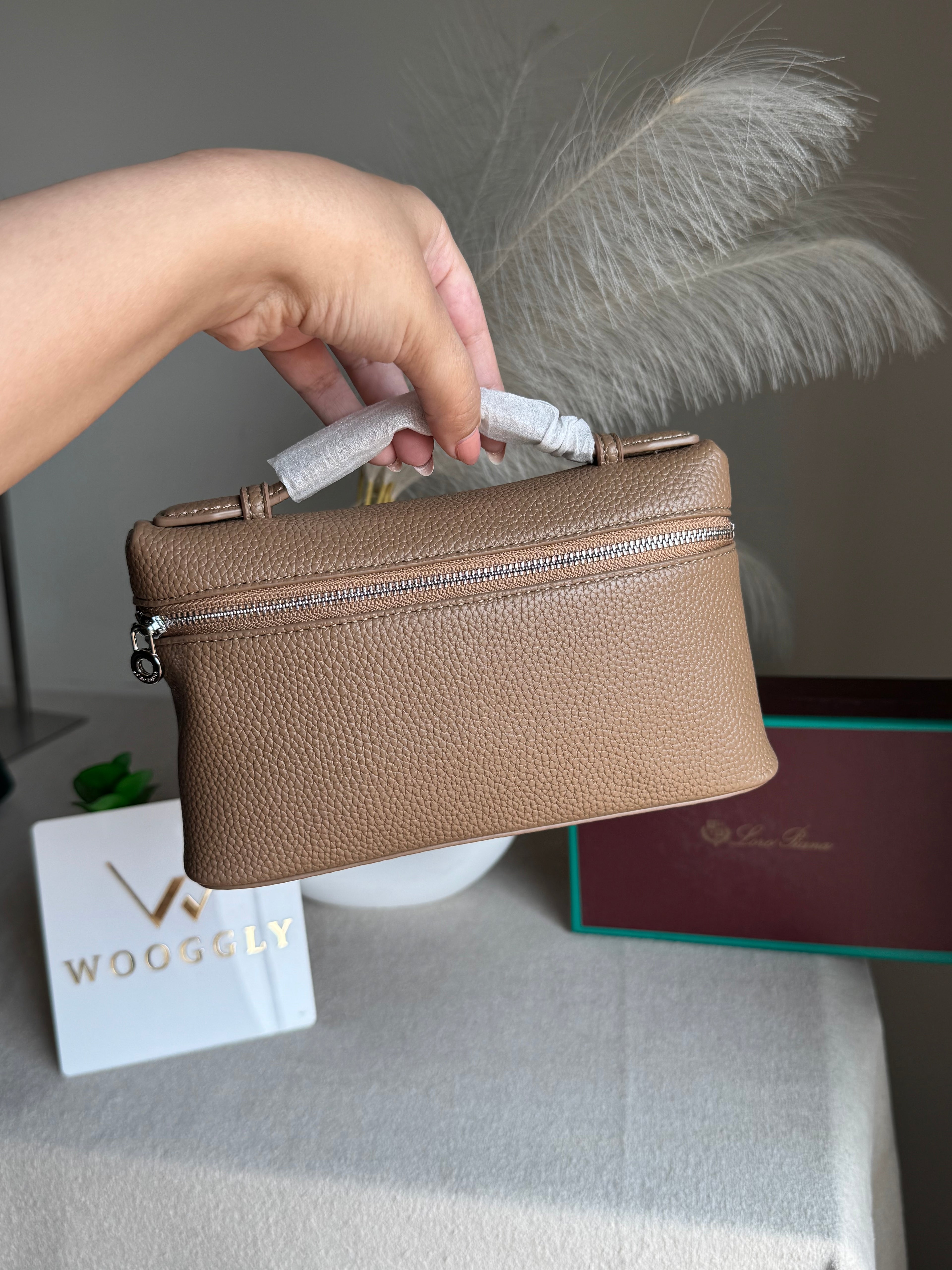 Loro Piana Premium Signature Bag - Khaaki