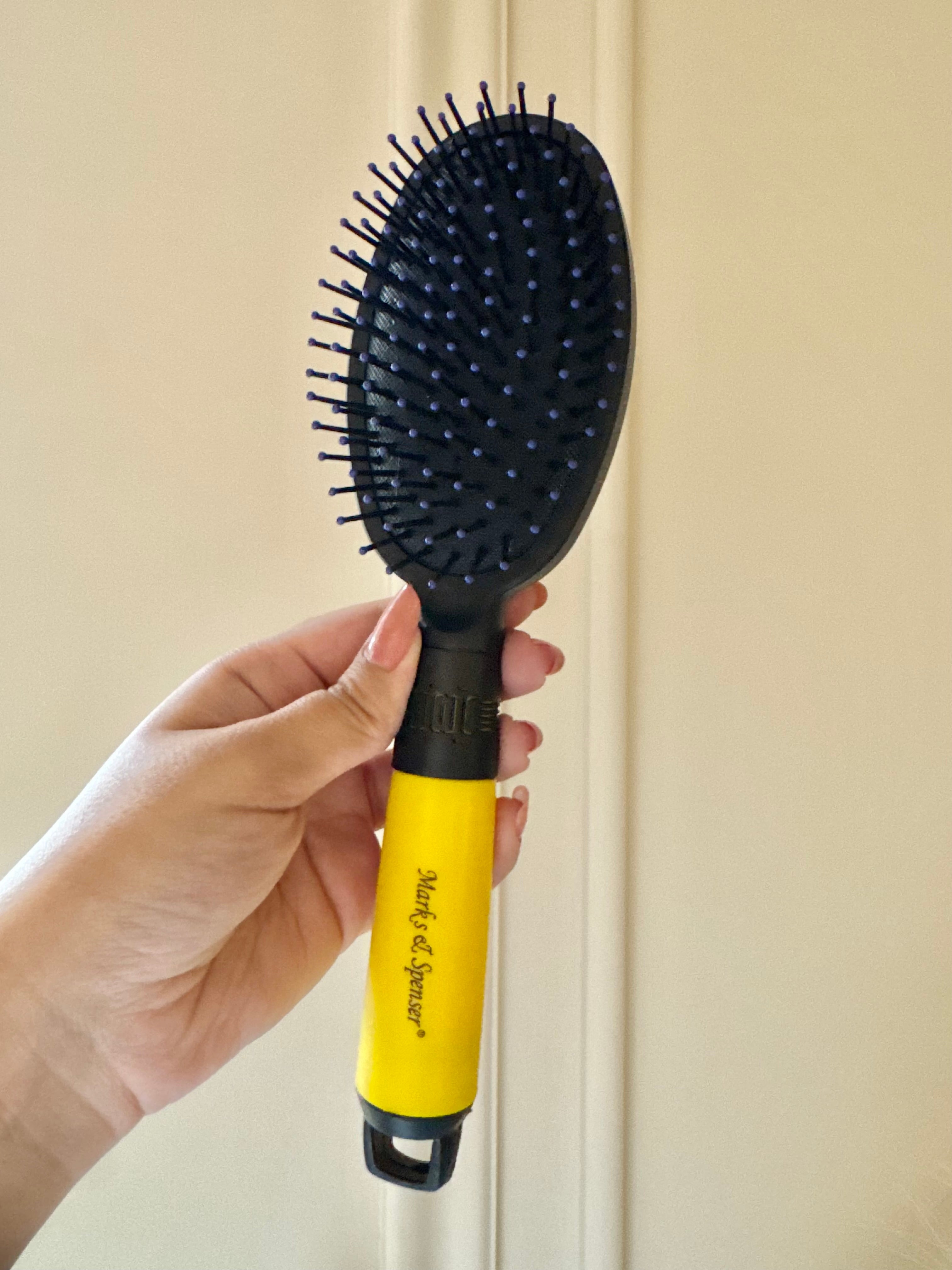 Softest Black & Yellow Brush