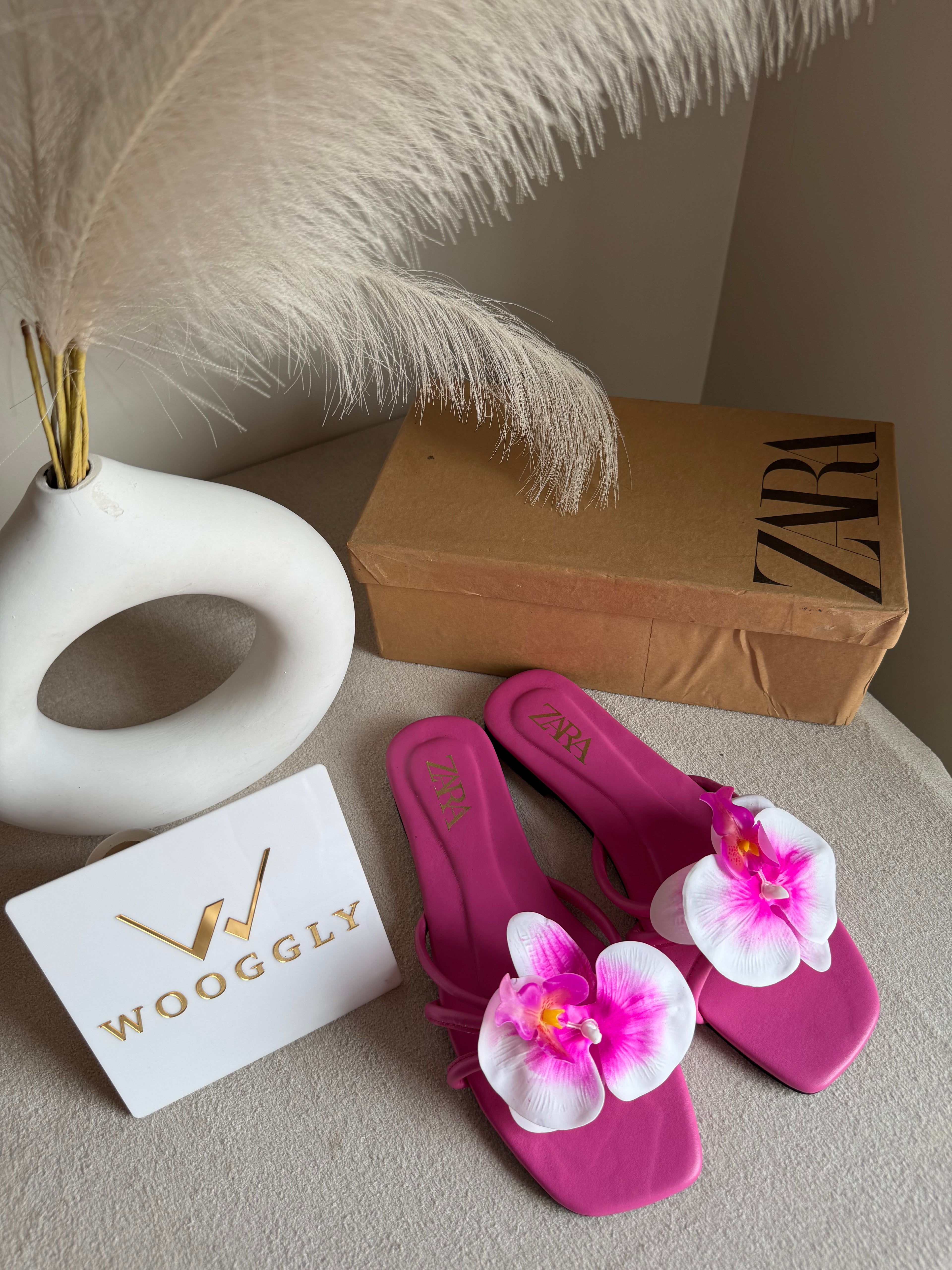 VIRAL FLOWER SLIDES - Hot Pink
