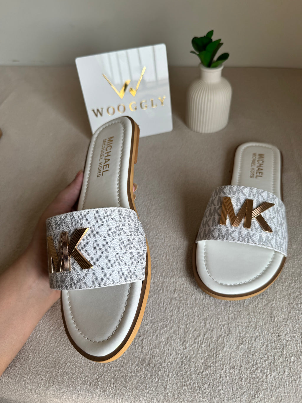 Viral MK Slides - White