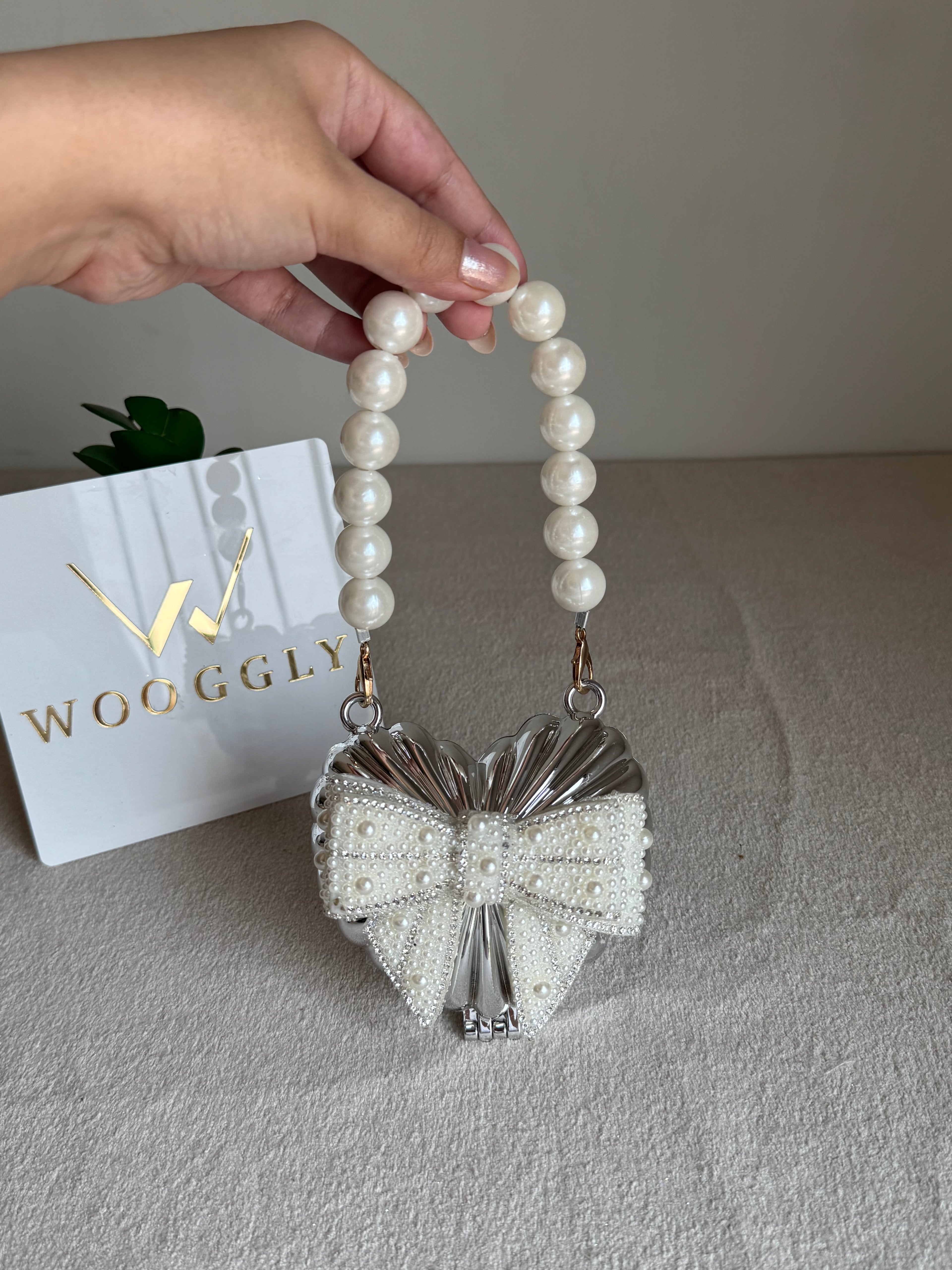Blush Bow Heart Clutch (Silver)