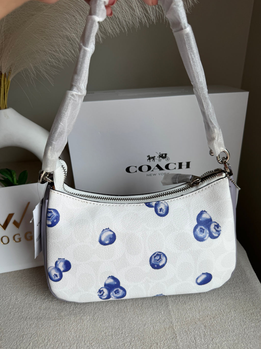 Coach TERI PREMIUM (Blueberries LIMITED EDITION) - MAGNETIC BOX PACKING