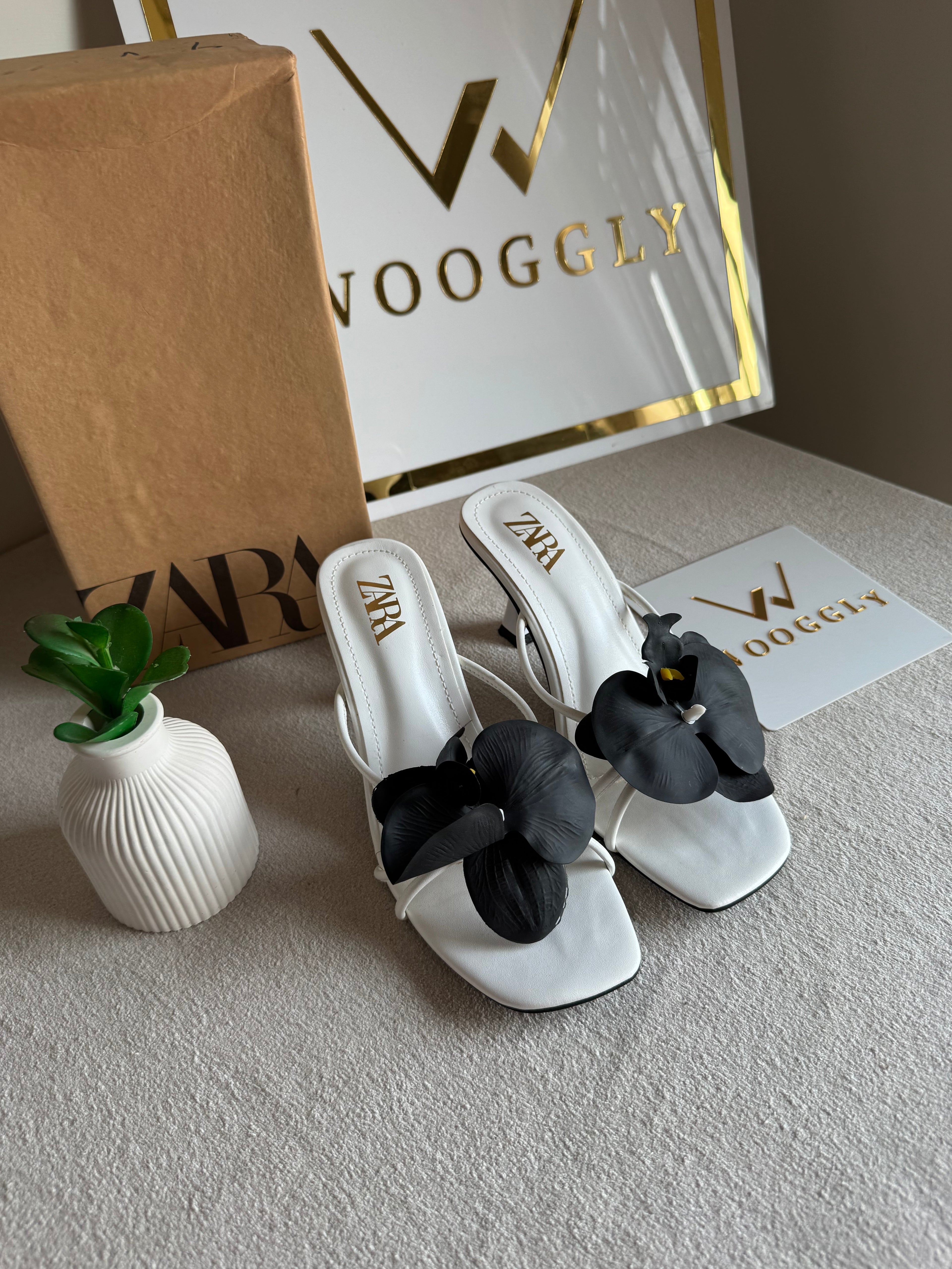 Zara Flower Heels WHITE WITH BLACK with Brand Box