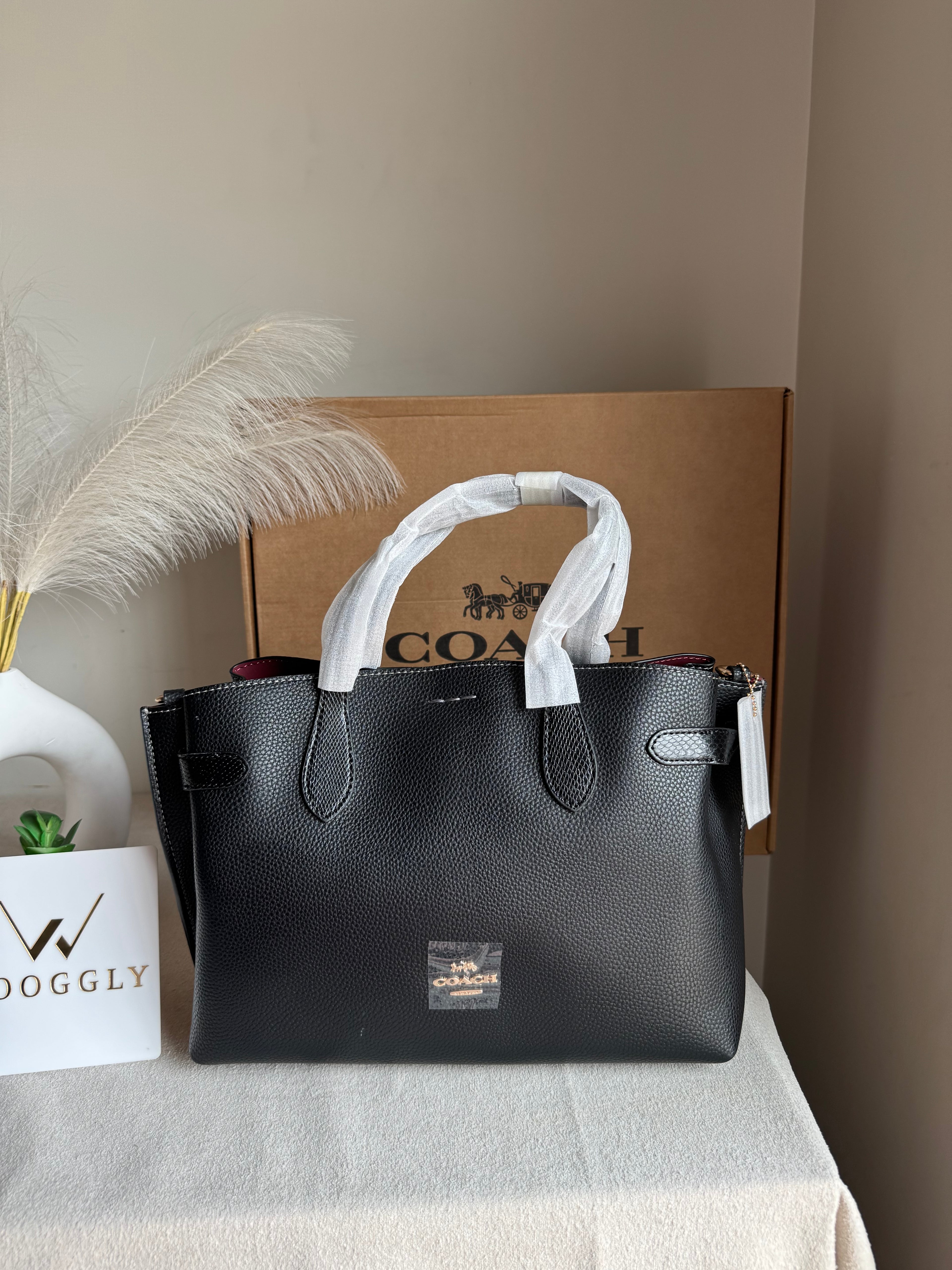 COACH PREMIUM Hand Bag (Black) BOX PACKING