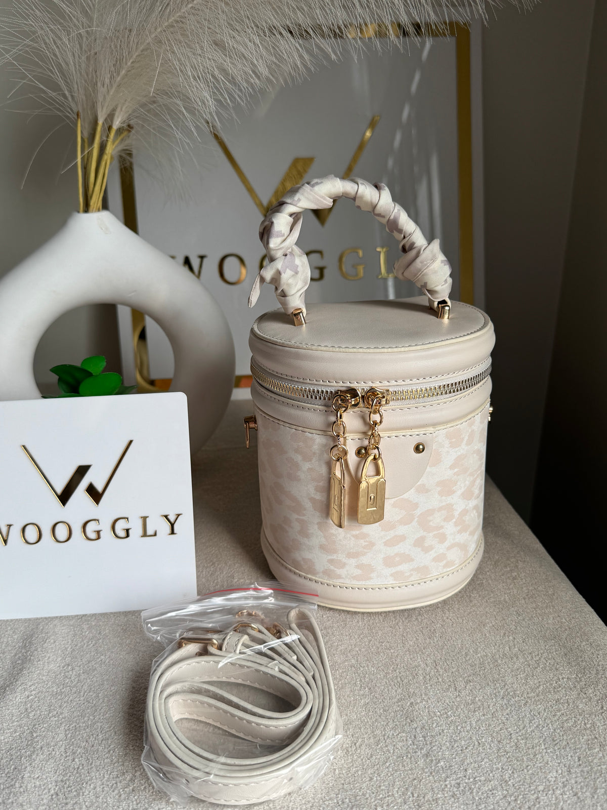 Cutest Crossbody Bag / Makeup Box White