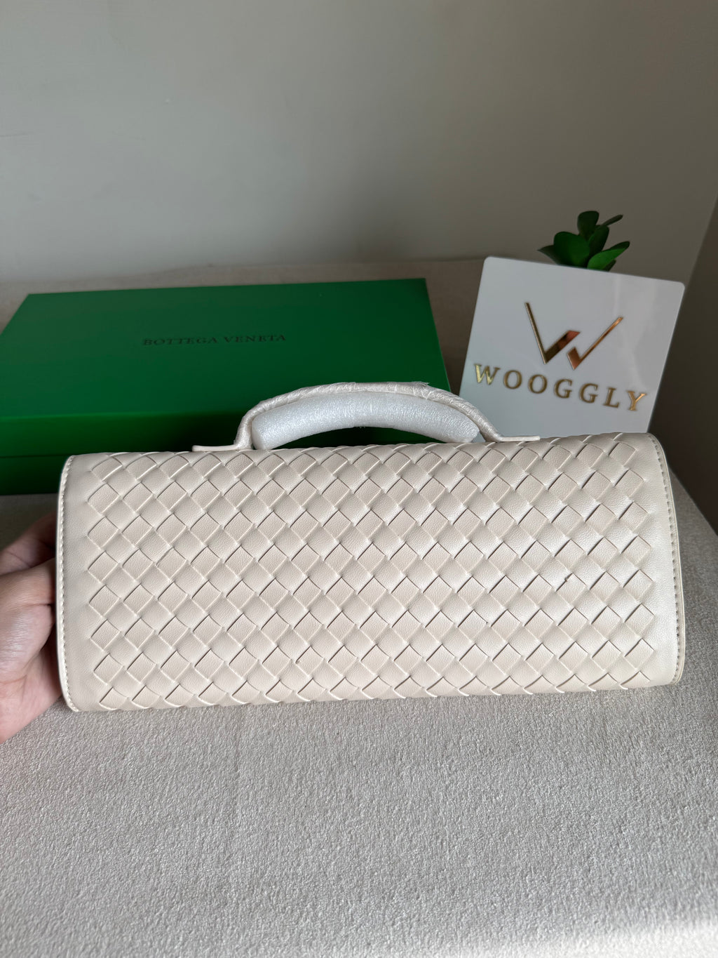 Premium Bottega Veneta Viral Bag with BOX Packing - Cream